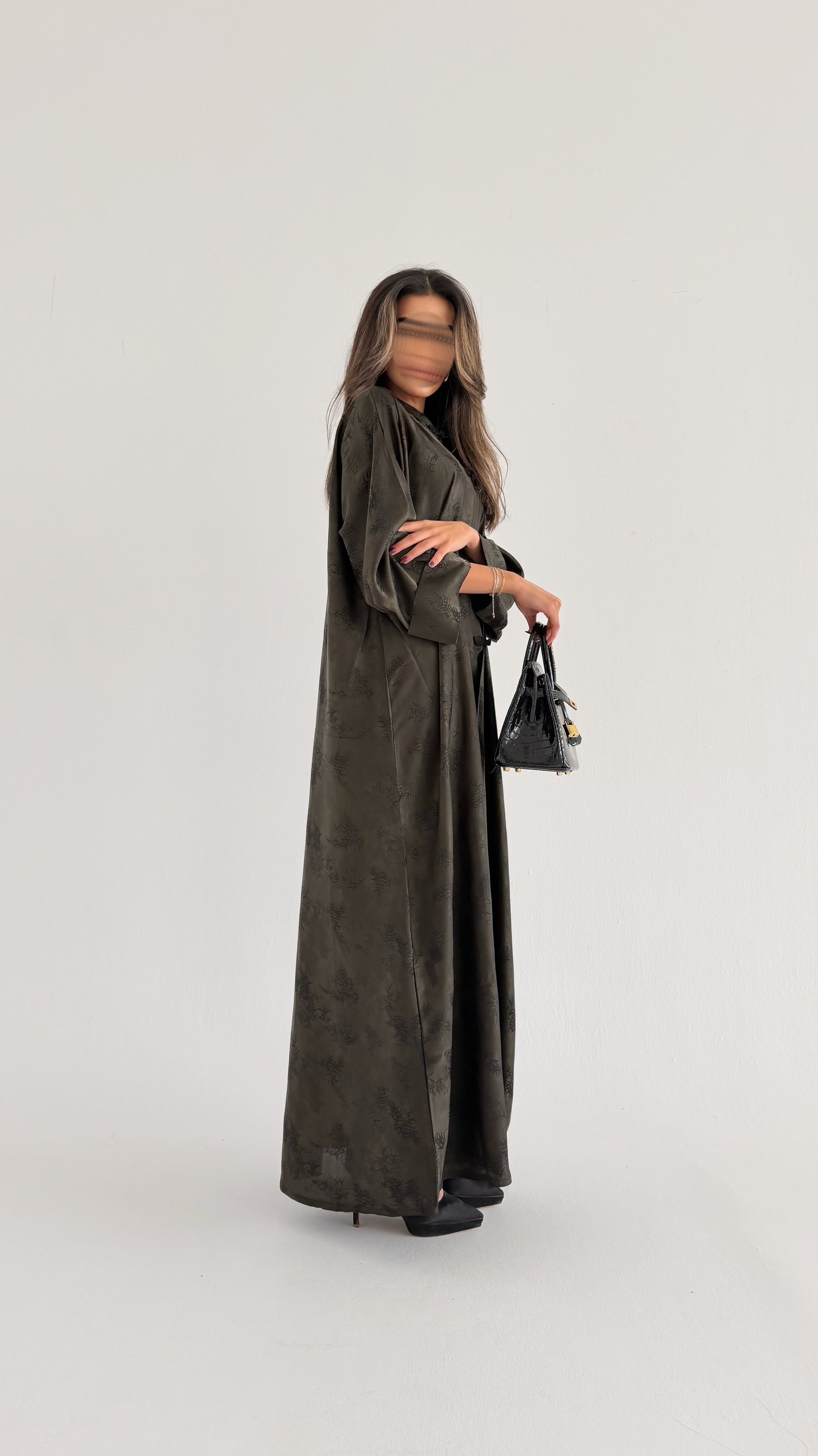 MW645 - Light Crepe Standing with Jacquard Half-Cloche