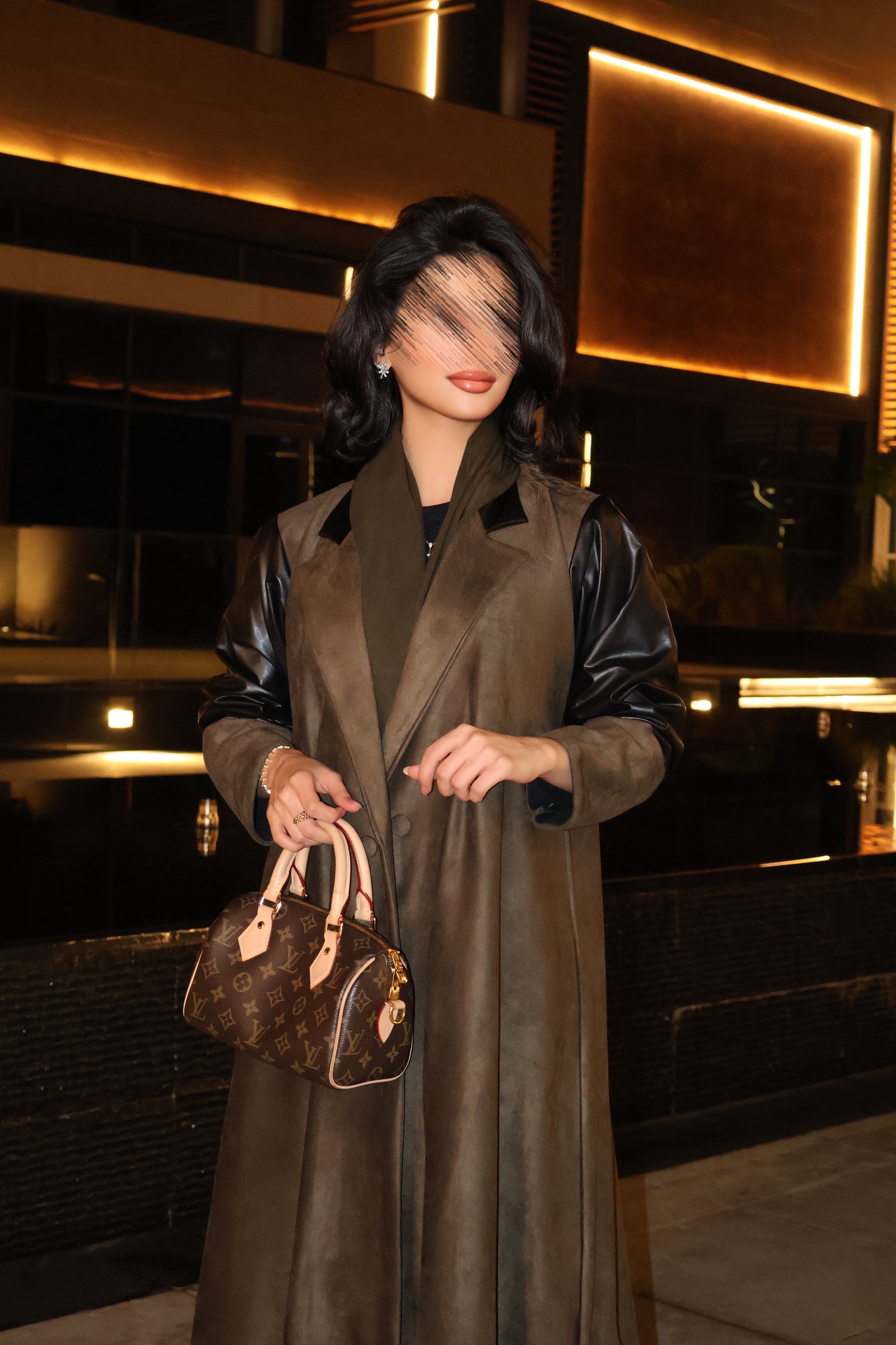 MWT670 - عباية شامواه مع تدخيلة جلد - Aya