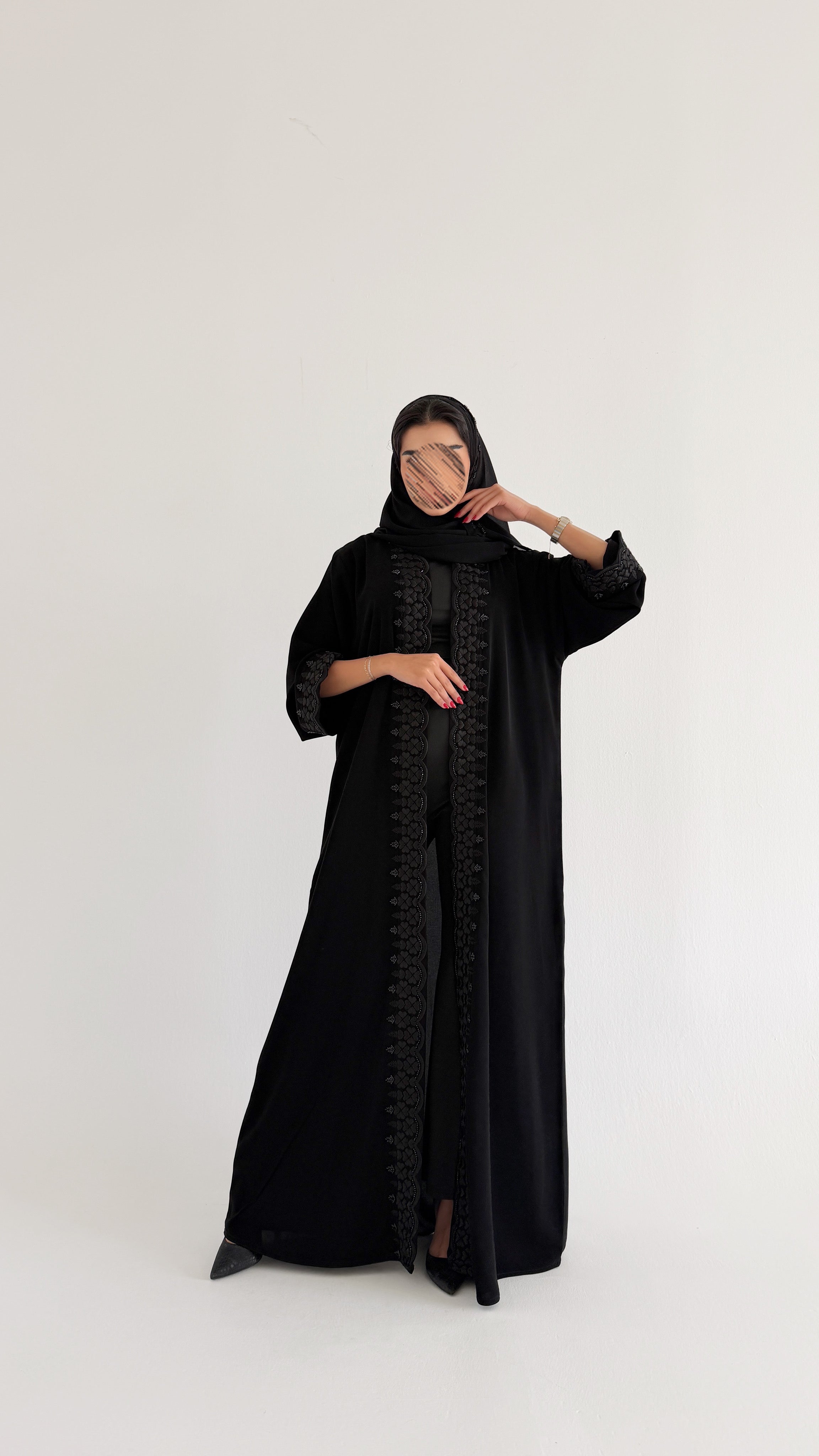 MW2044 - عباية قماش ملكي دبل كلوش مع اضافة شك يدوي - Aya