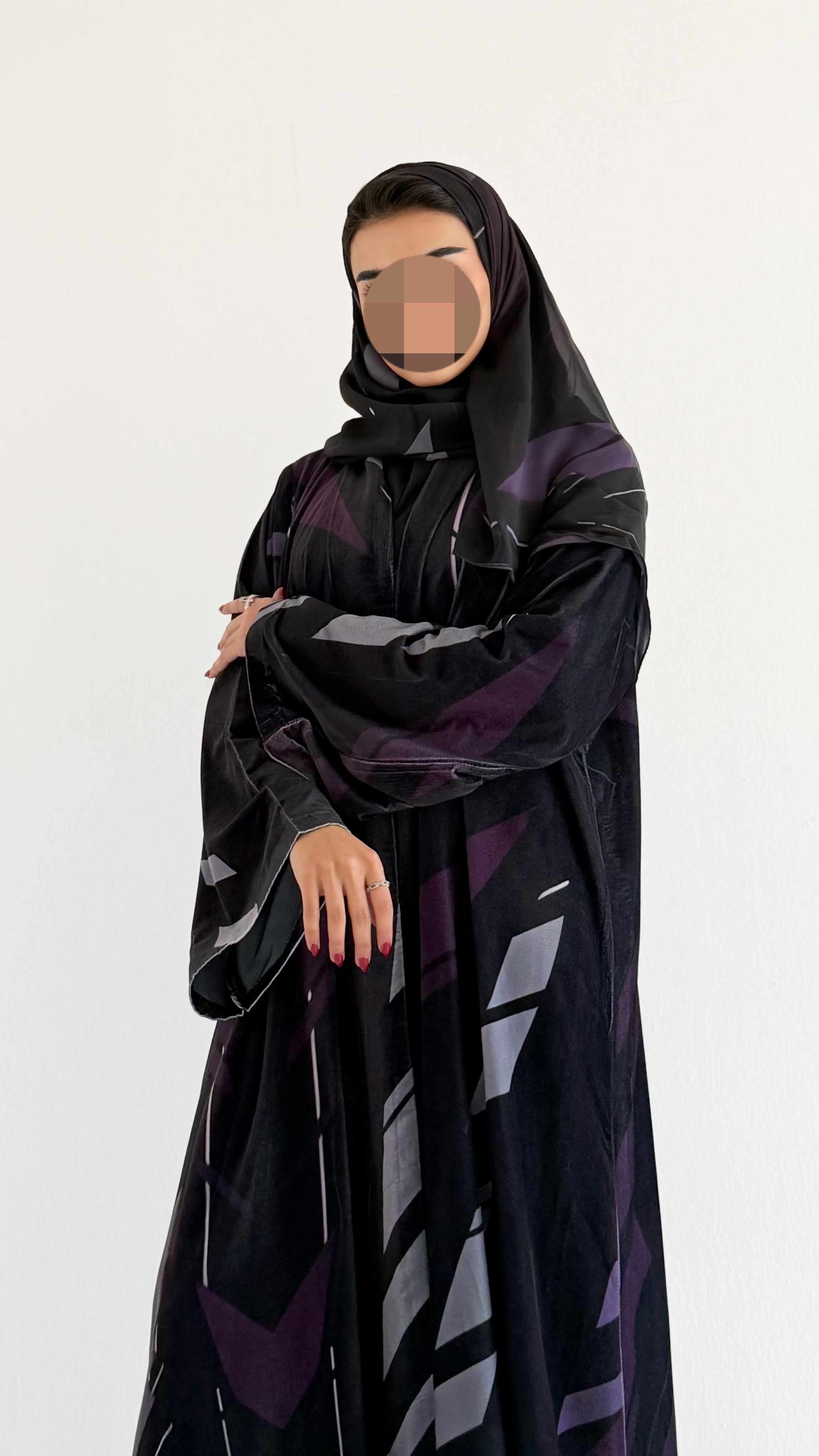 MWT882 - عباية مخمل طباعة - Aya