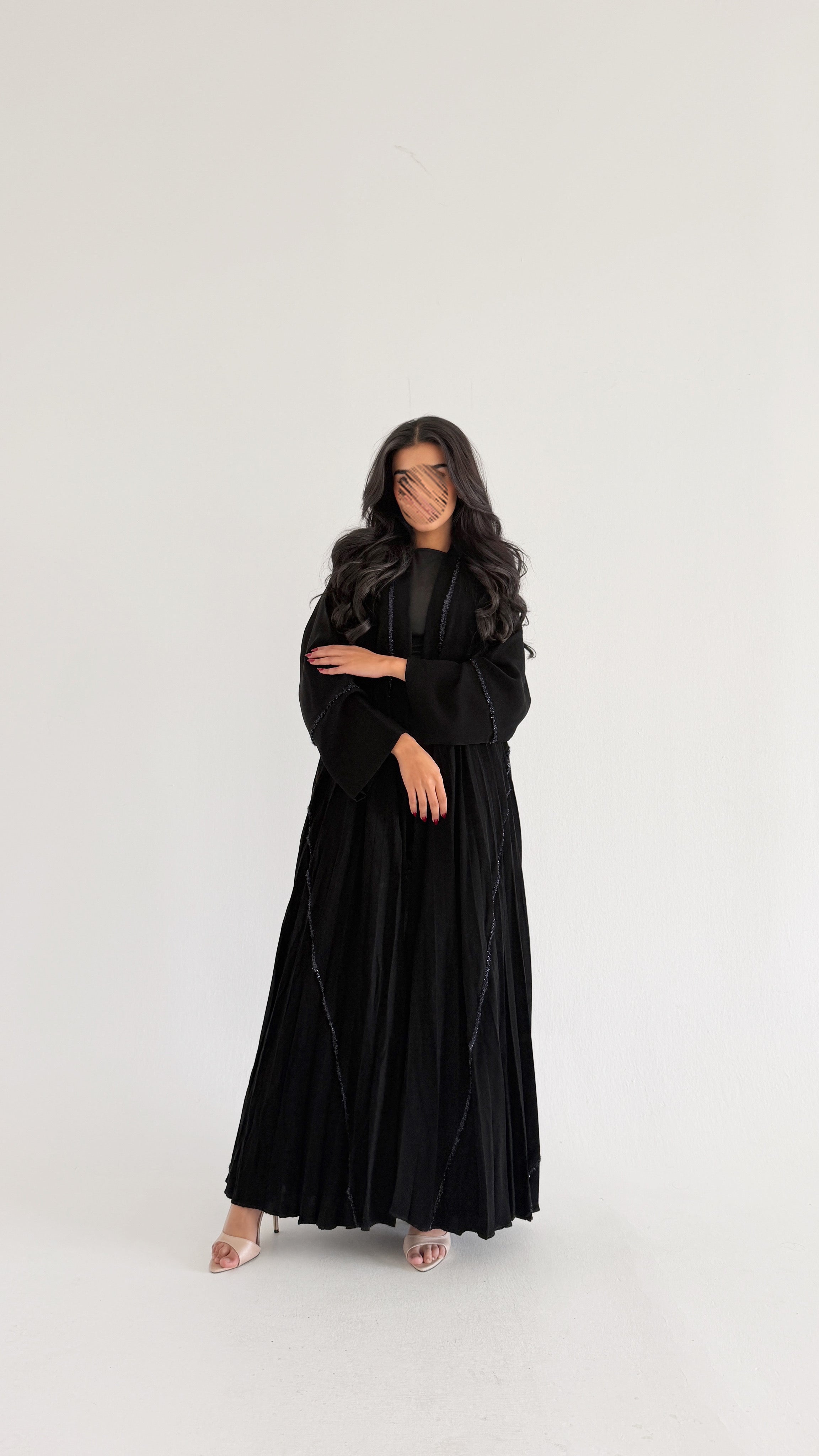 MW2075 - عبايه كلوش مع اضافة برواز كحلي - Aya