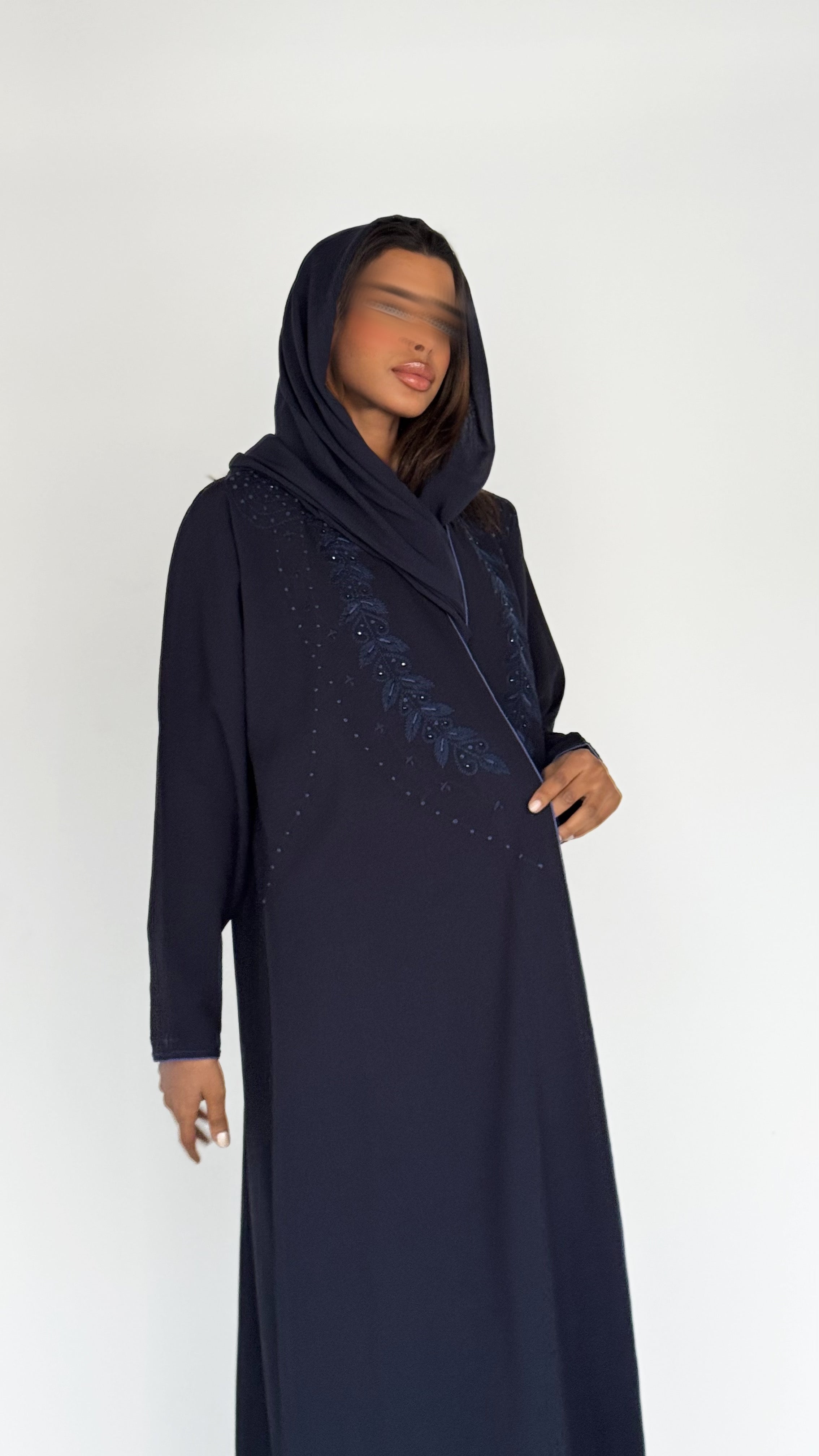 MW645 - Light Crepe Standing with Jacquard Half-Cloche