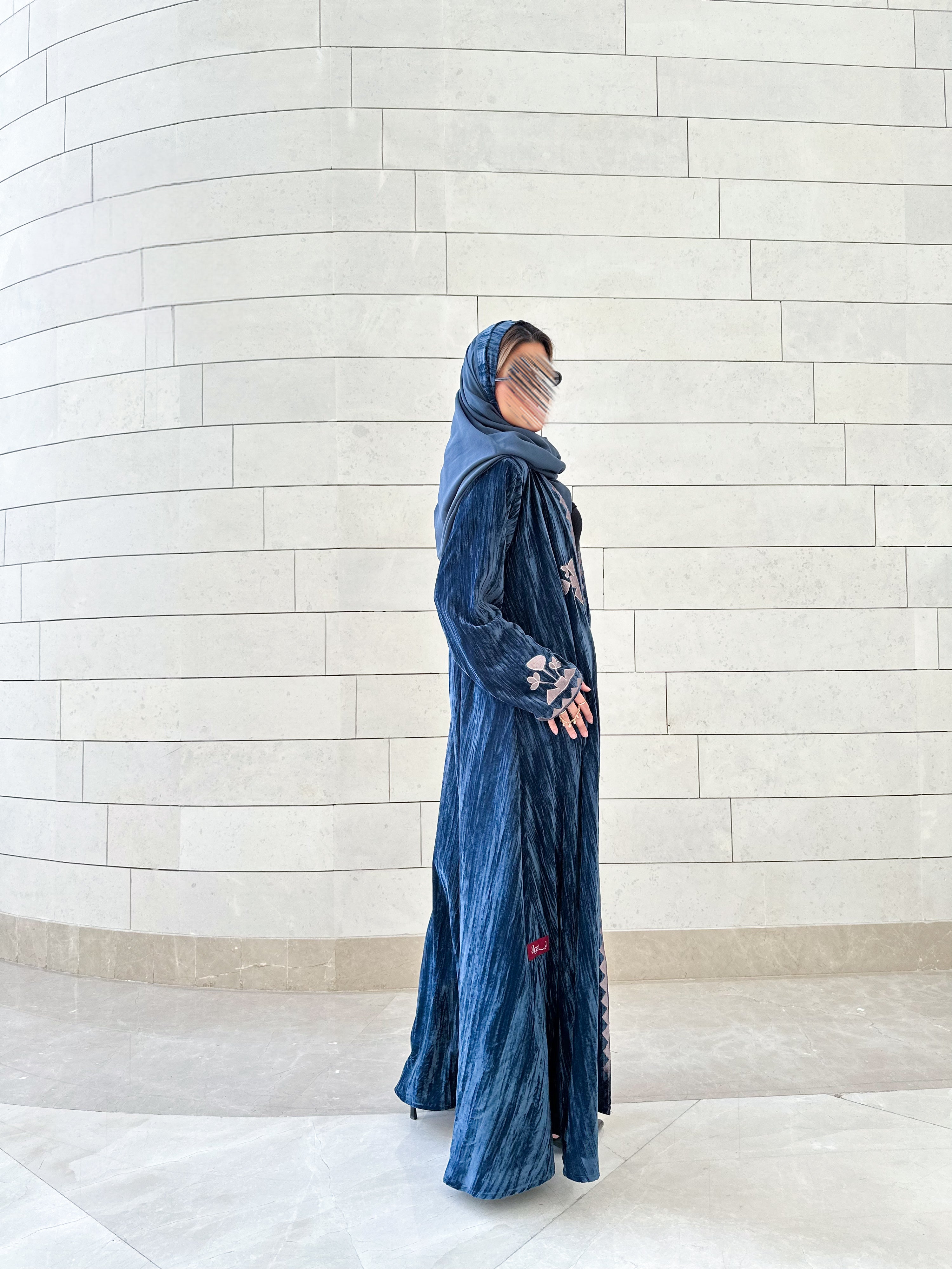 MW645 - Light Crepe Standing with Jacquard Half-Cloche