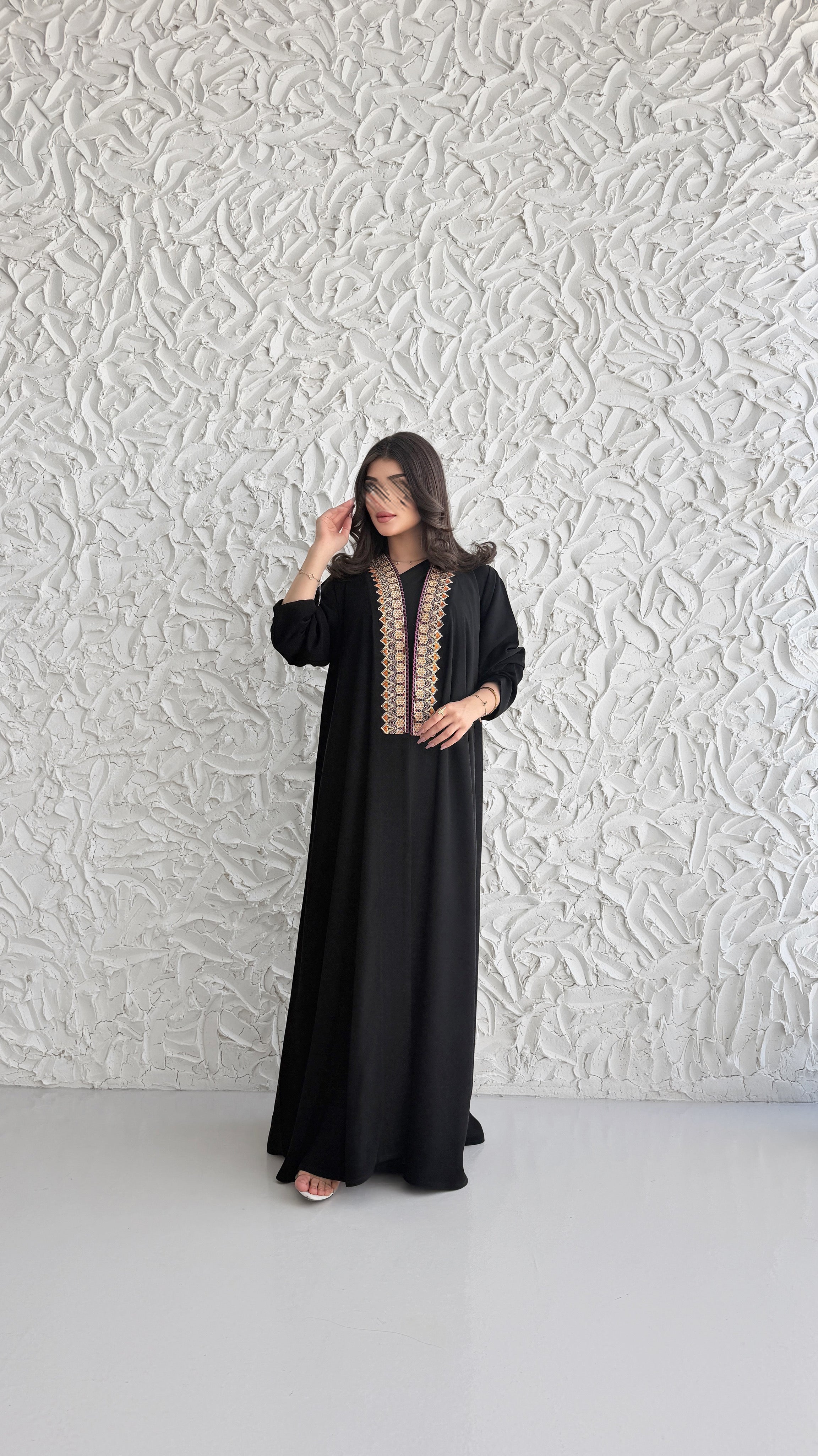 MWT5034 - قماش اسود كريب مع كلفة رمضاني قصة نص بشت - Aya