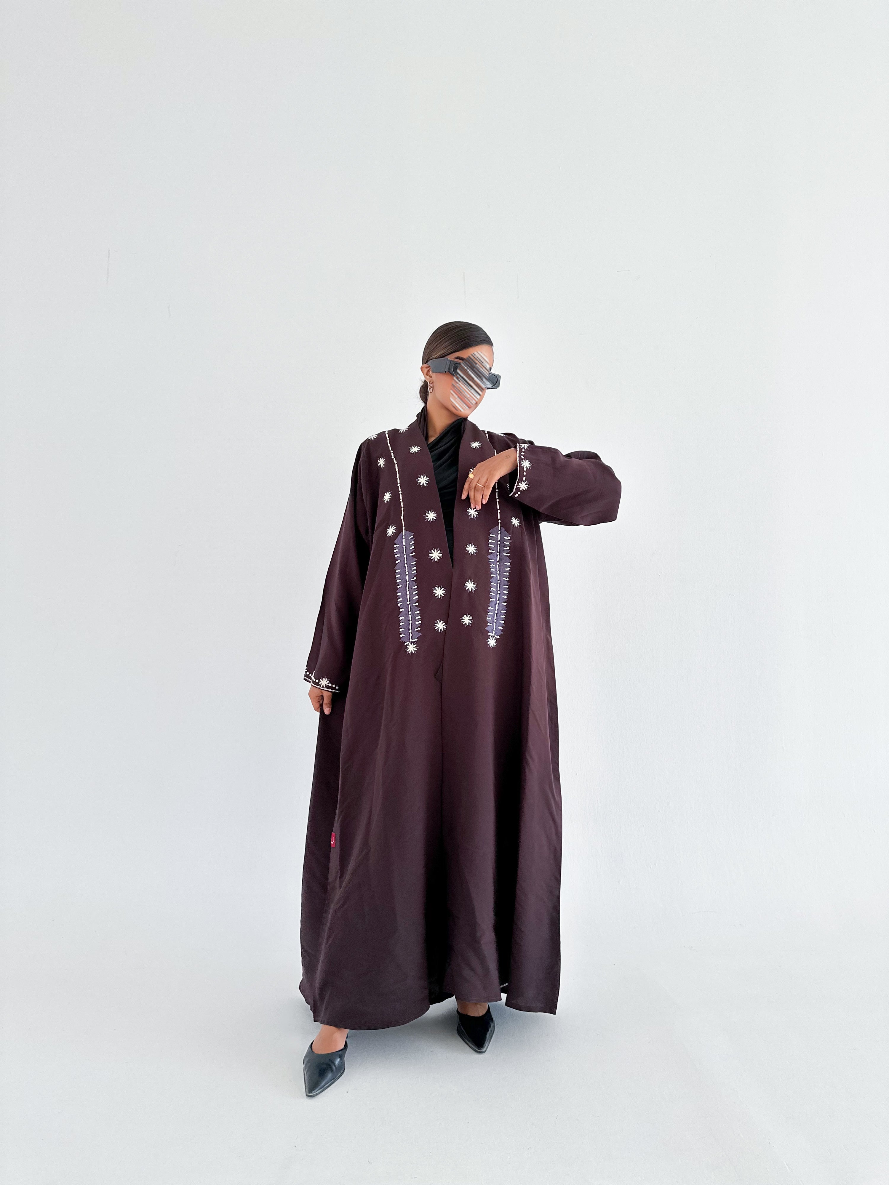 MW645 - Light Crepe Standing with Jacquard Half-Cloche