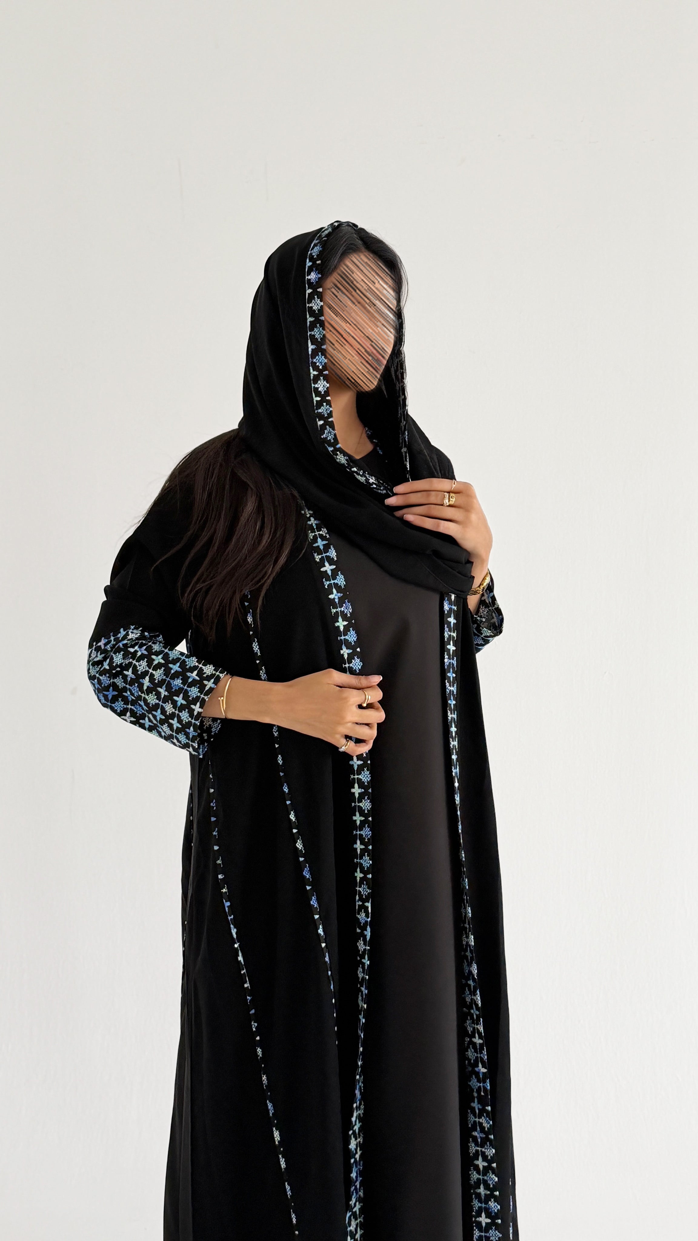 MWT5043 - كريب اسود قصة كلوش مع قماش قيطان - Aya