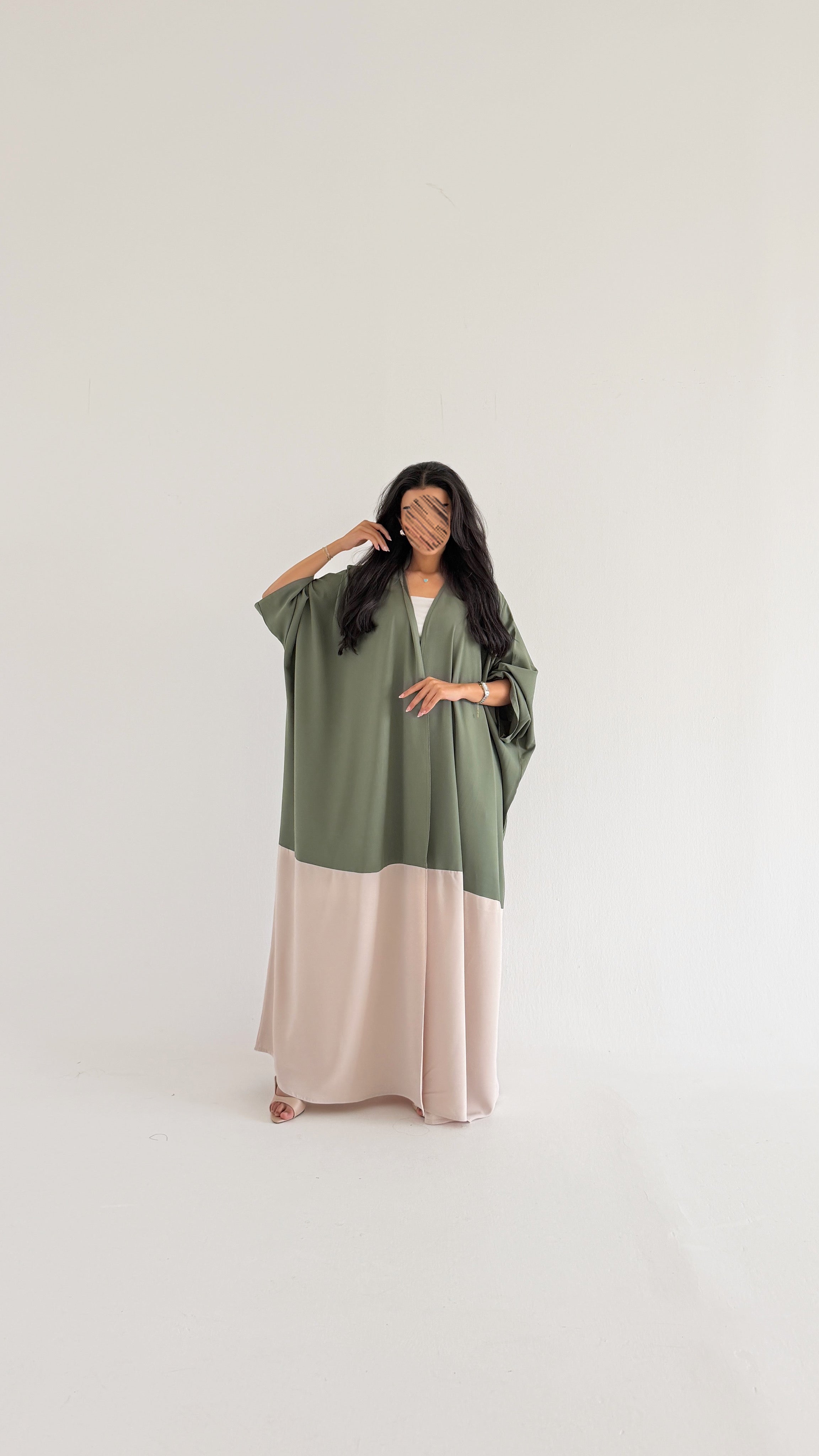 MW2166 - عبايه كريب مع اضافه لونين راقي وحصري - Aya