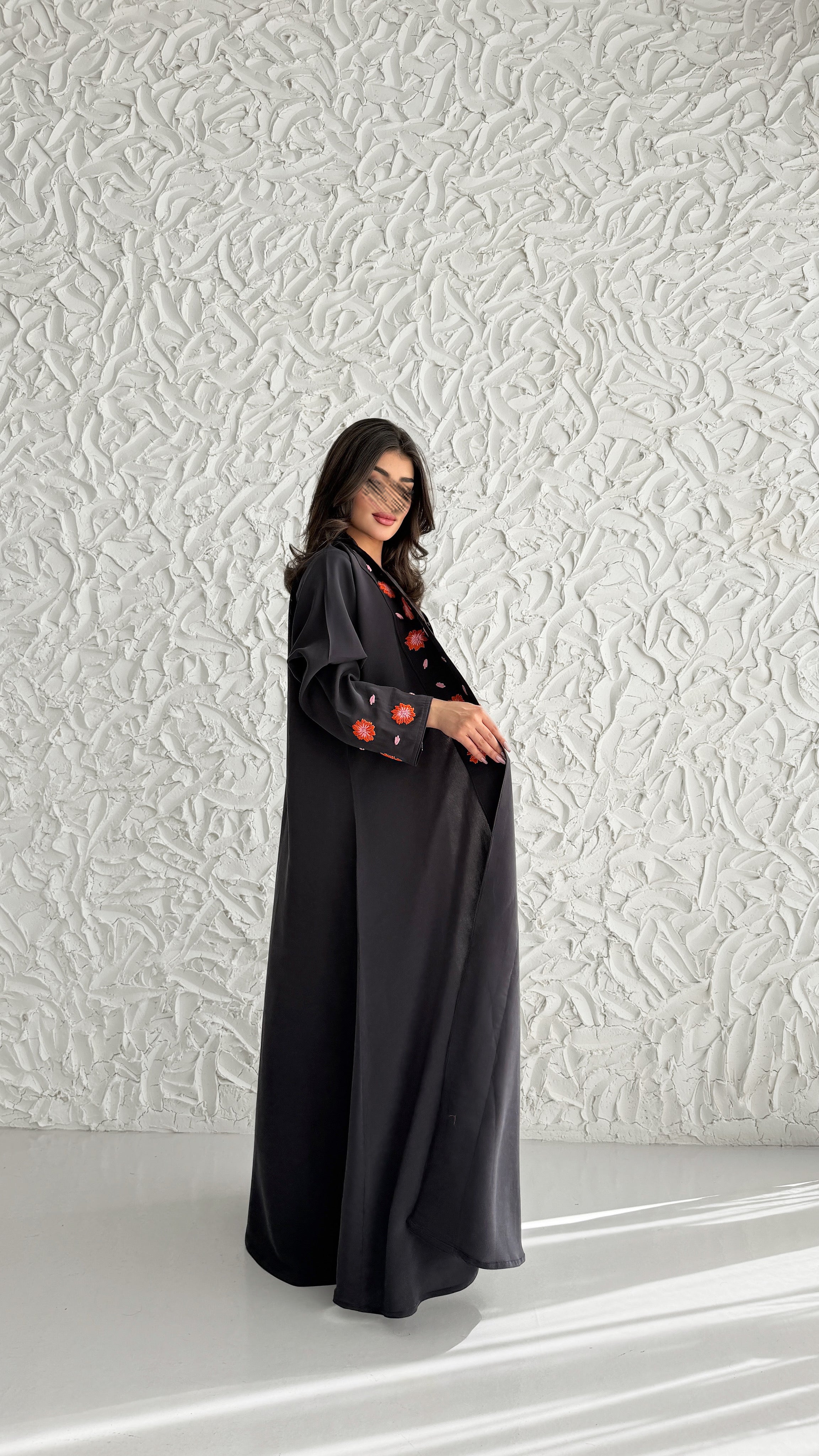 MW2108 - عباية حرير مغسول انيقة بقصه نص كلوش عصرية - Aya