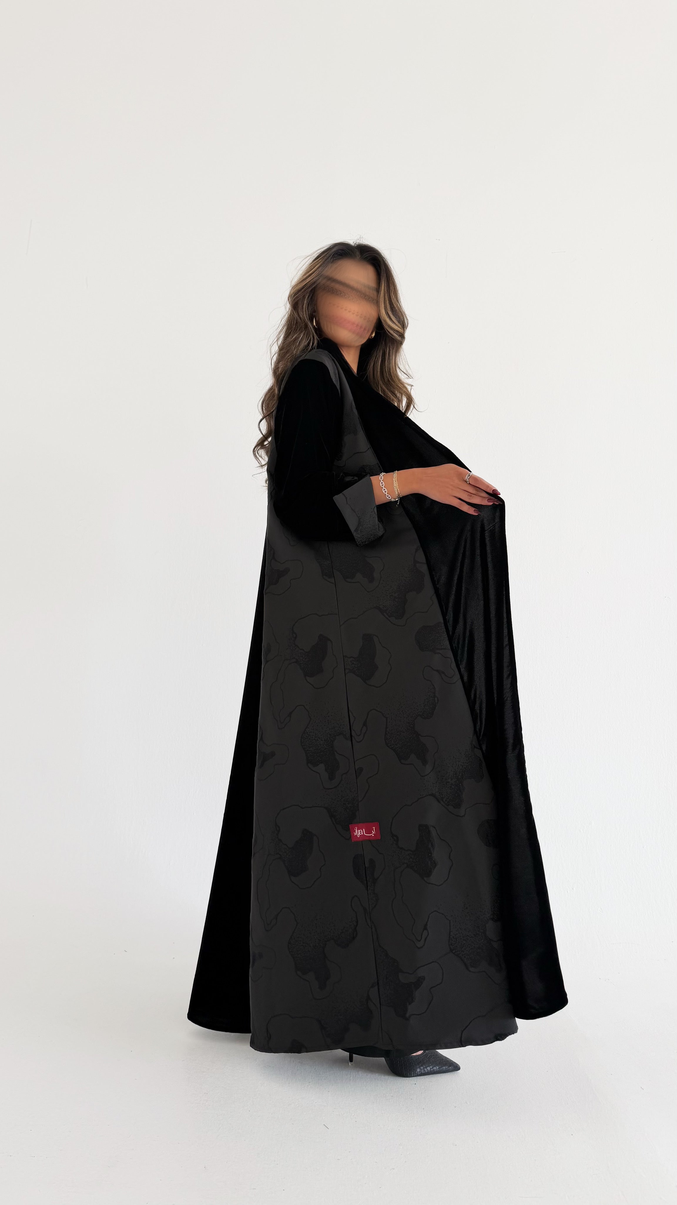 MWT587 - Velvet abaya with black jacquard | عباية مخمل مع جاكار أسود - Aya