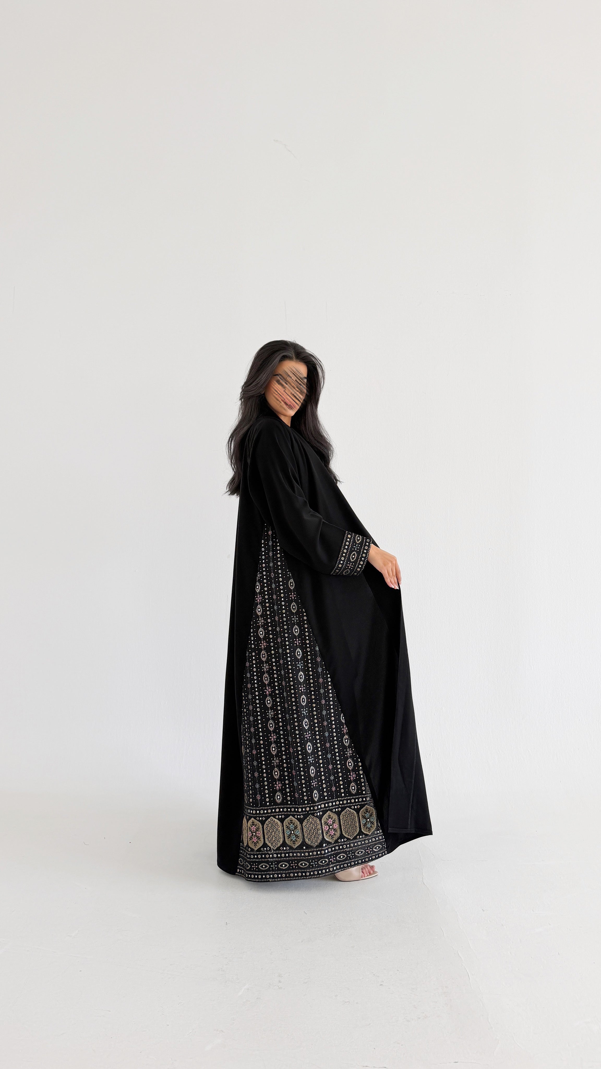 MWT5036 -قماش كريب اسود مع تطريز رمضاني قصة كلوش - Aya