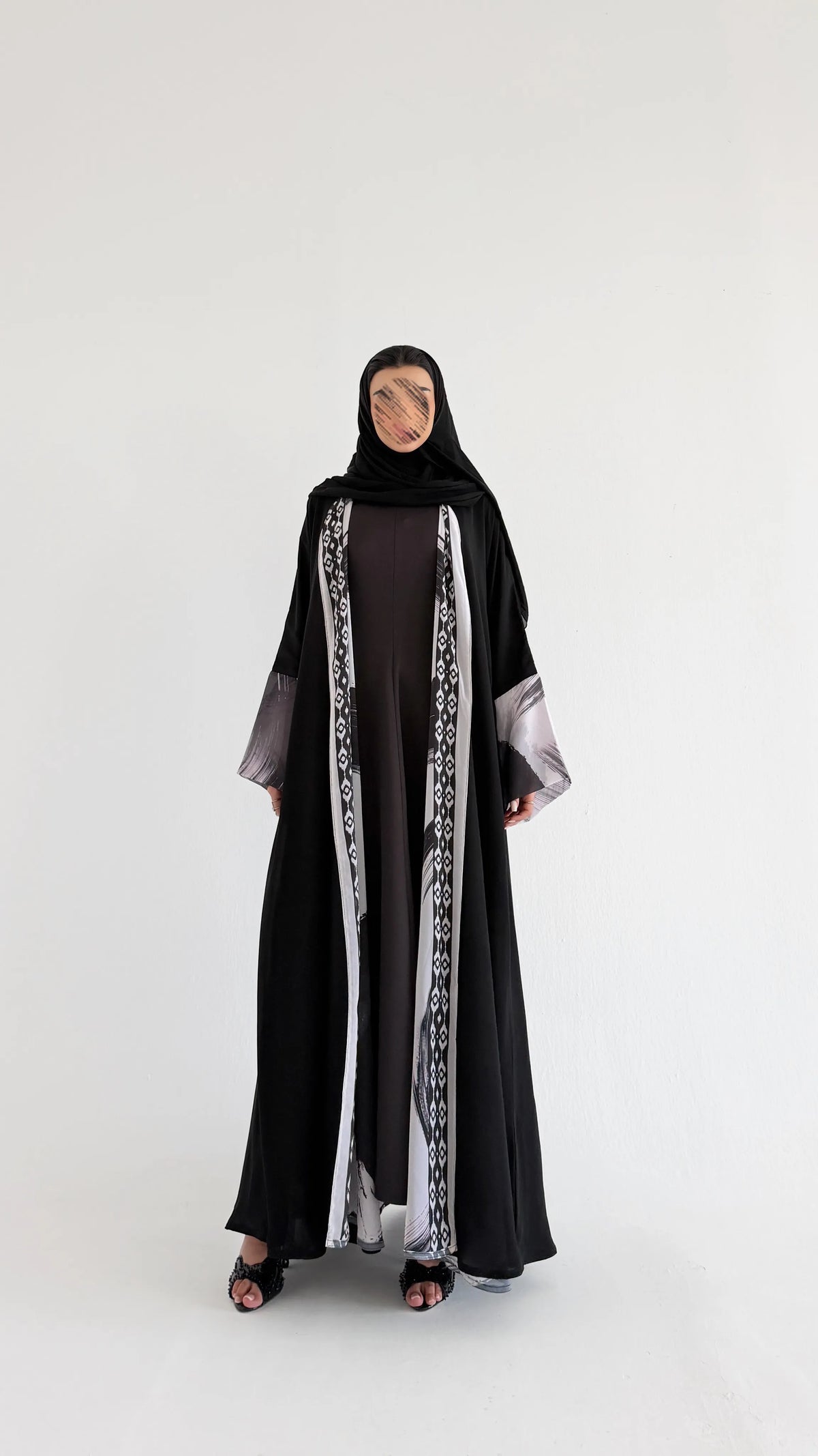 MW433 - عباية سوداء دبل فيس طباعة