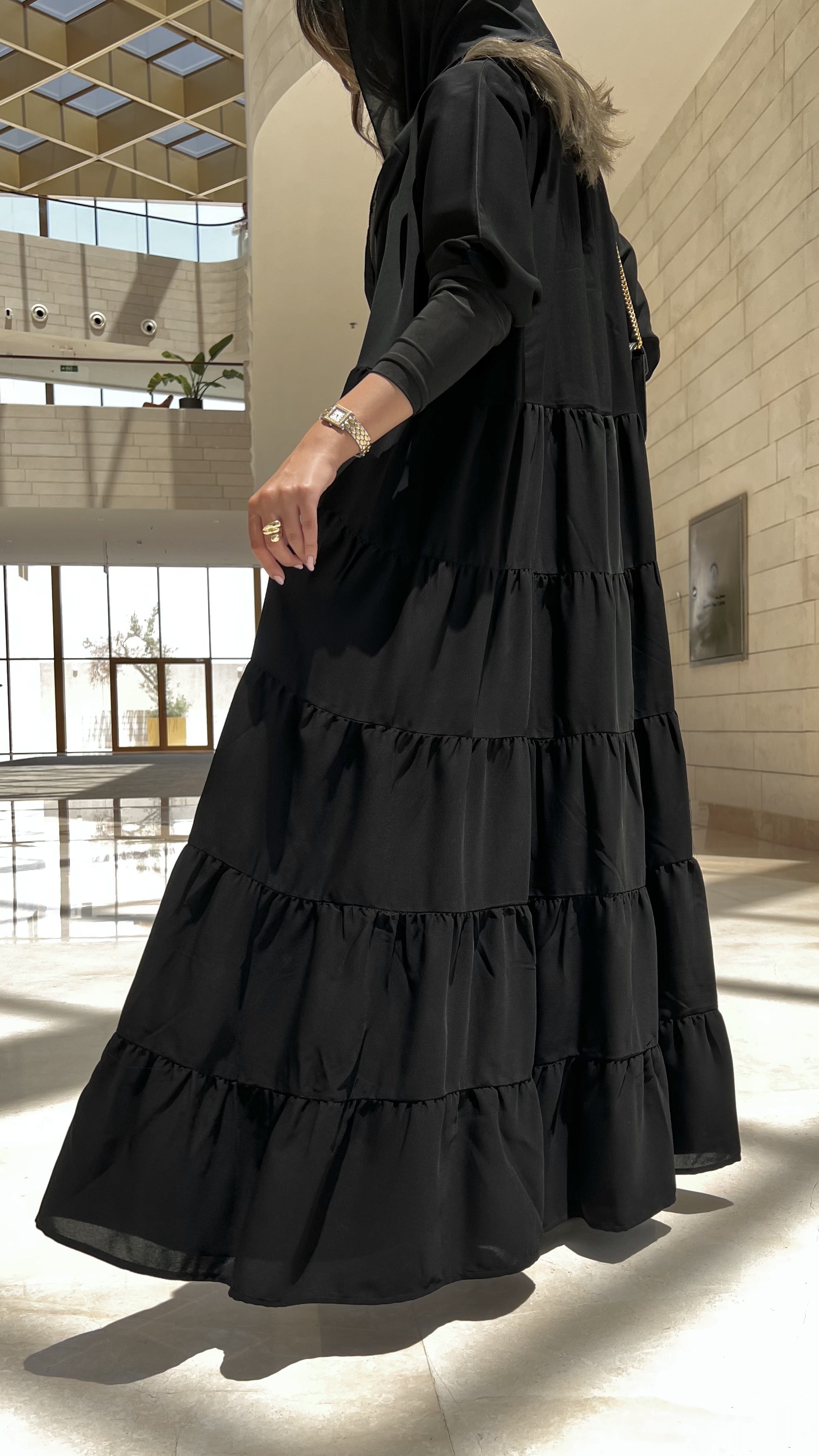 MW645 - Light Crepe Standing with Jacquard Half-Cloche