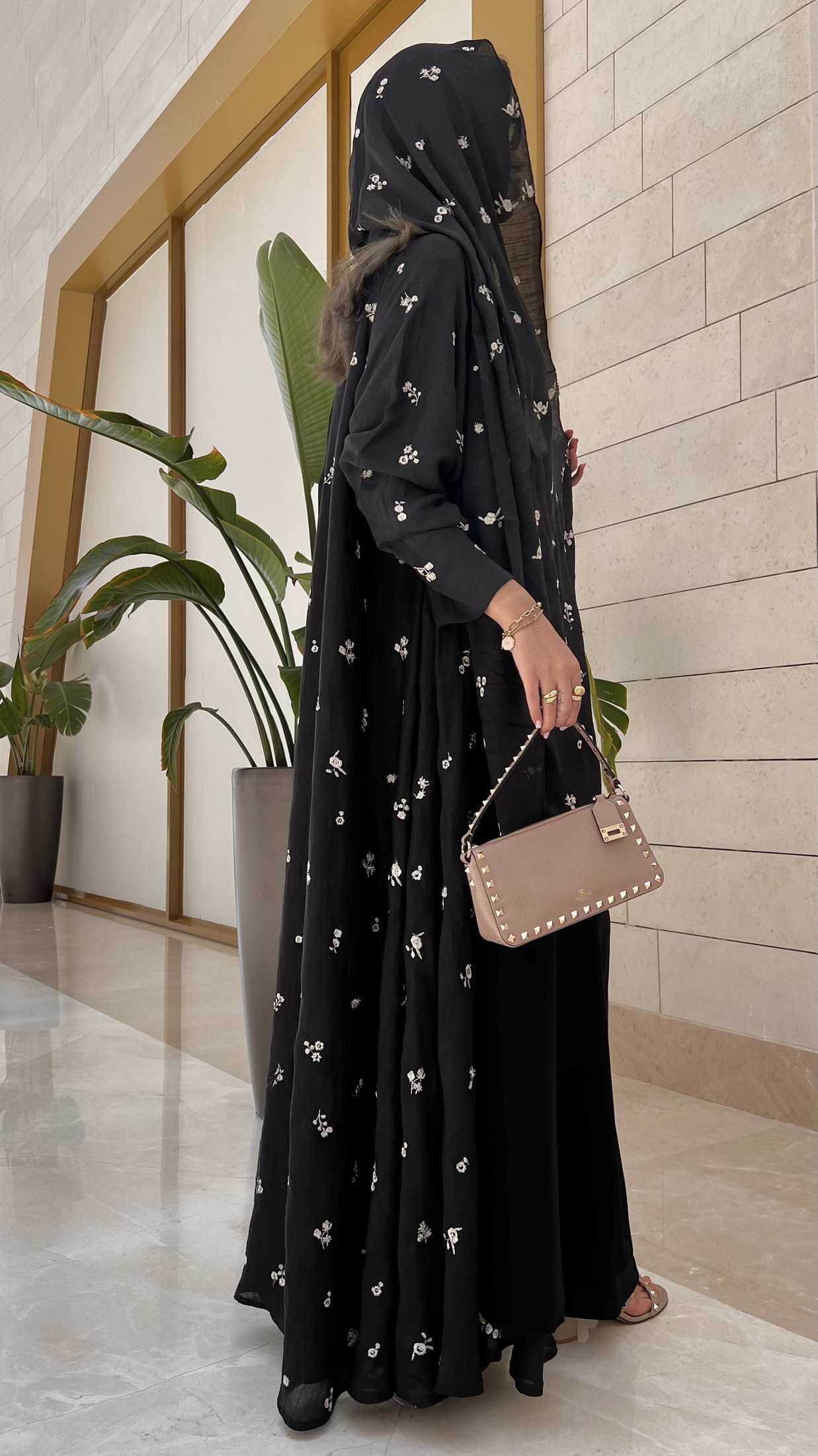 MW1581 - عباية لينن هندي مطرزة بالكامل | Fully Embroidered Indian Linen Abaya - Aya