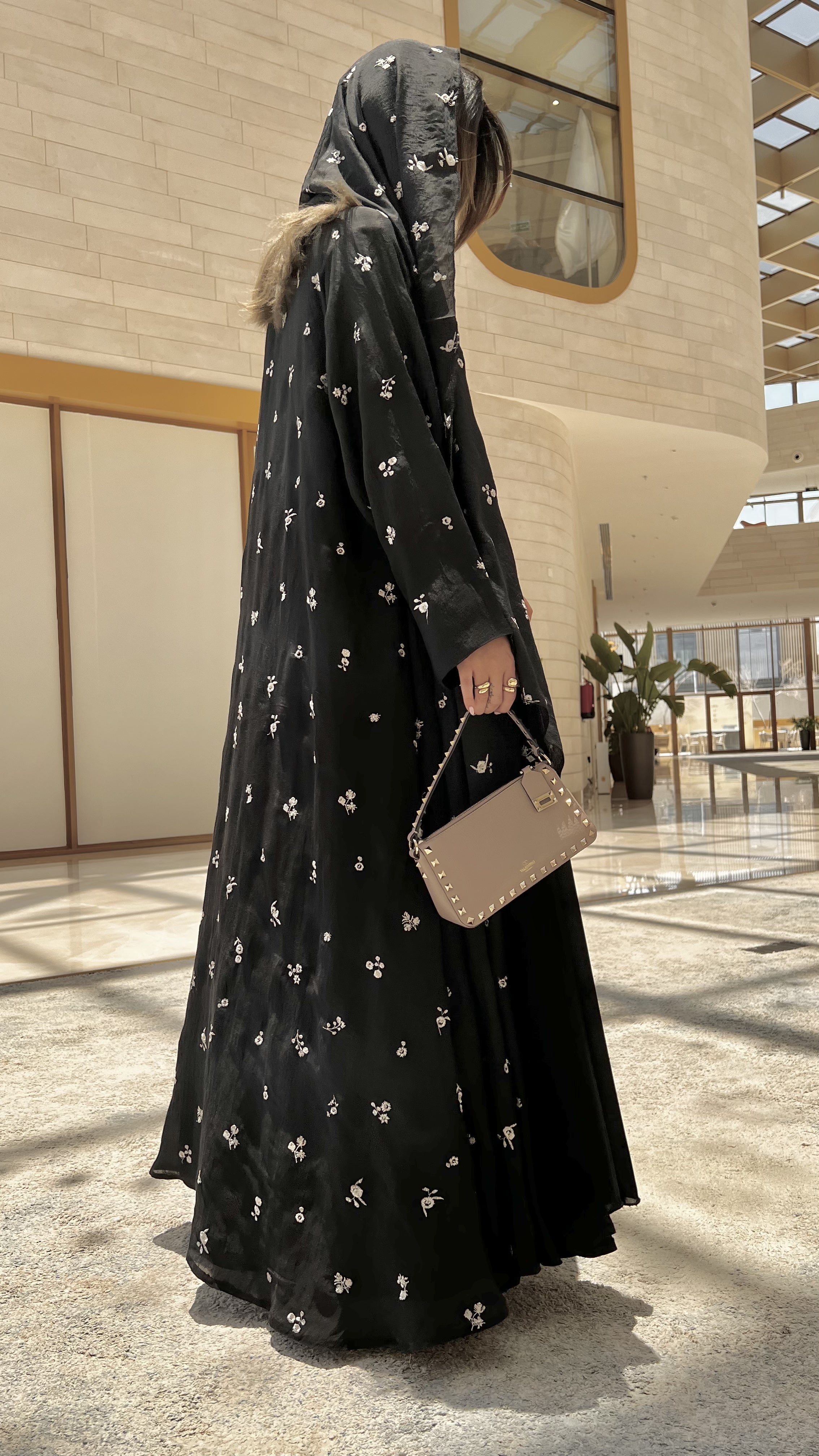 MW645 - Light Crepe Standing with Jacquard Half-Cloche