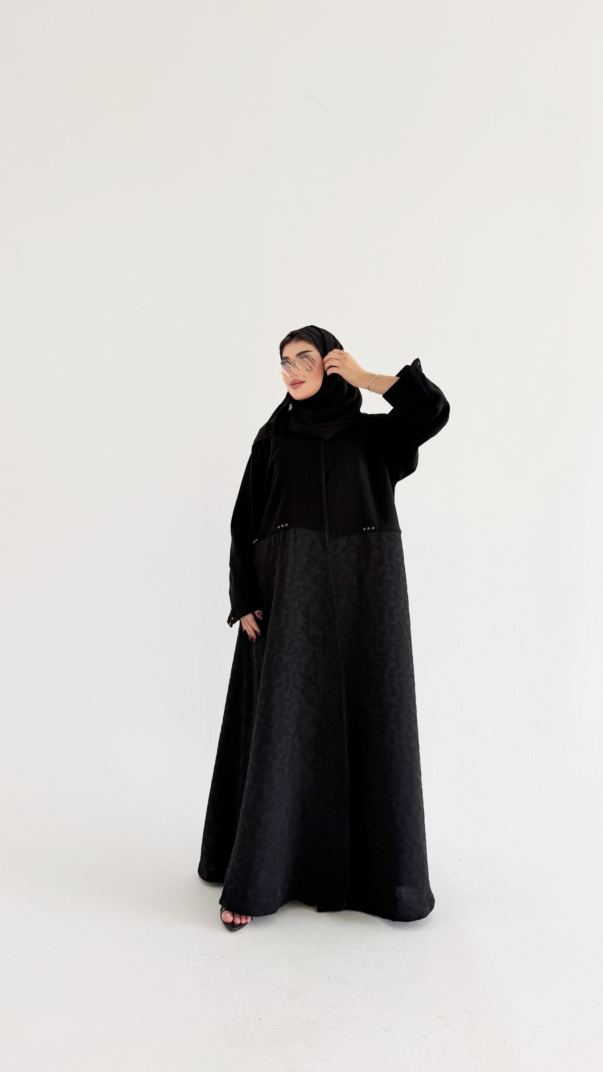 MW2023 - عباية تفته مع اضافة كرستال - Aya