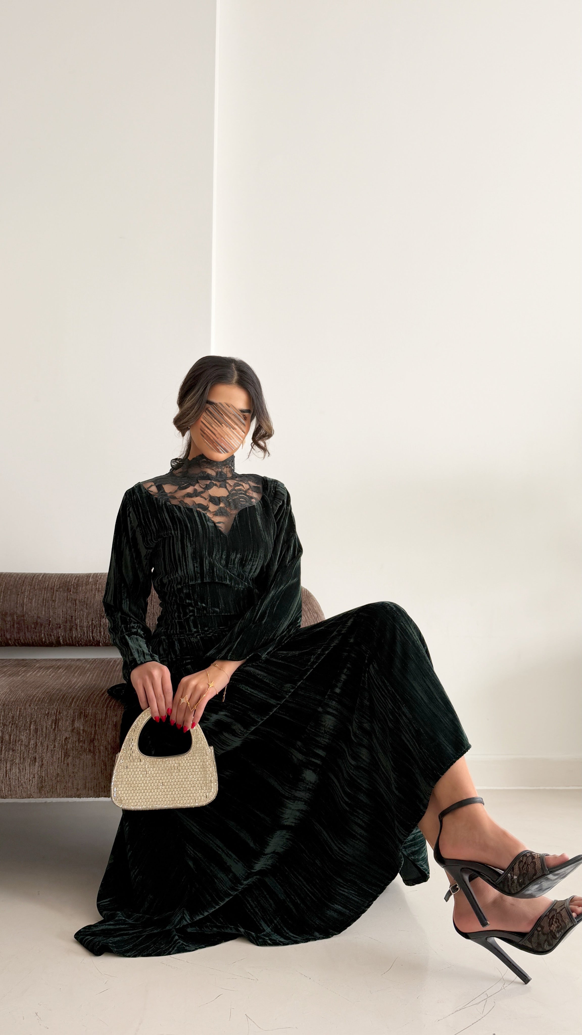 MWJ007 - جلابية مخمل مكسر بلمسة كلفة راقية تعزز فخامة التصميم - Aya