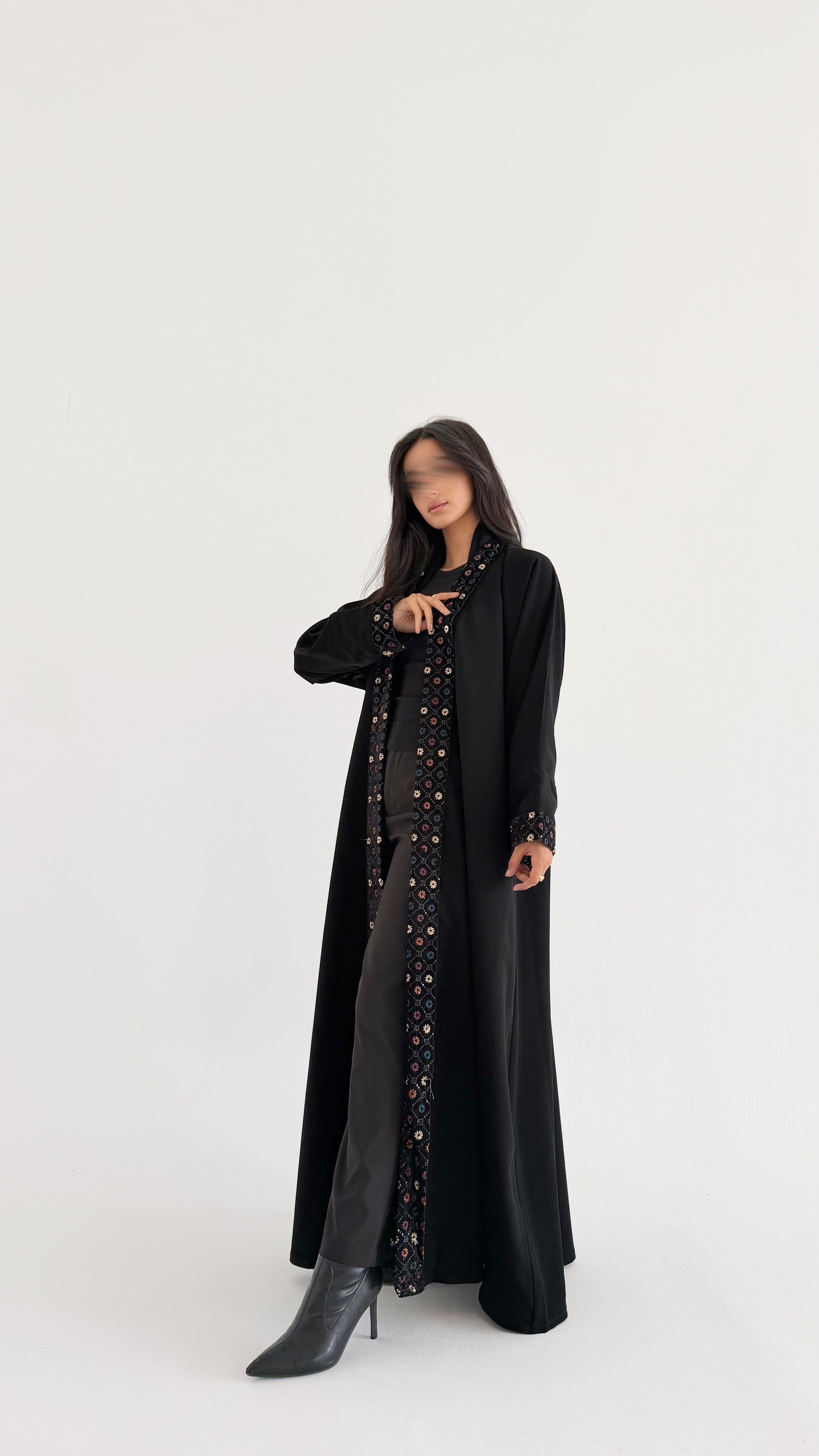 MW645 - Light Crepe Standing with Jacquard Half-Cloche