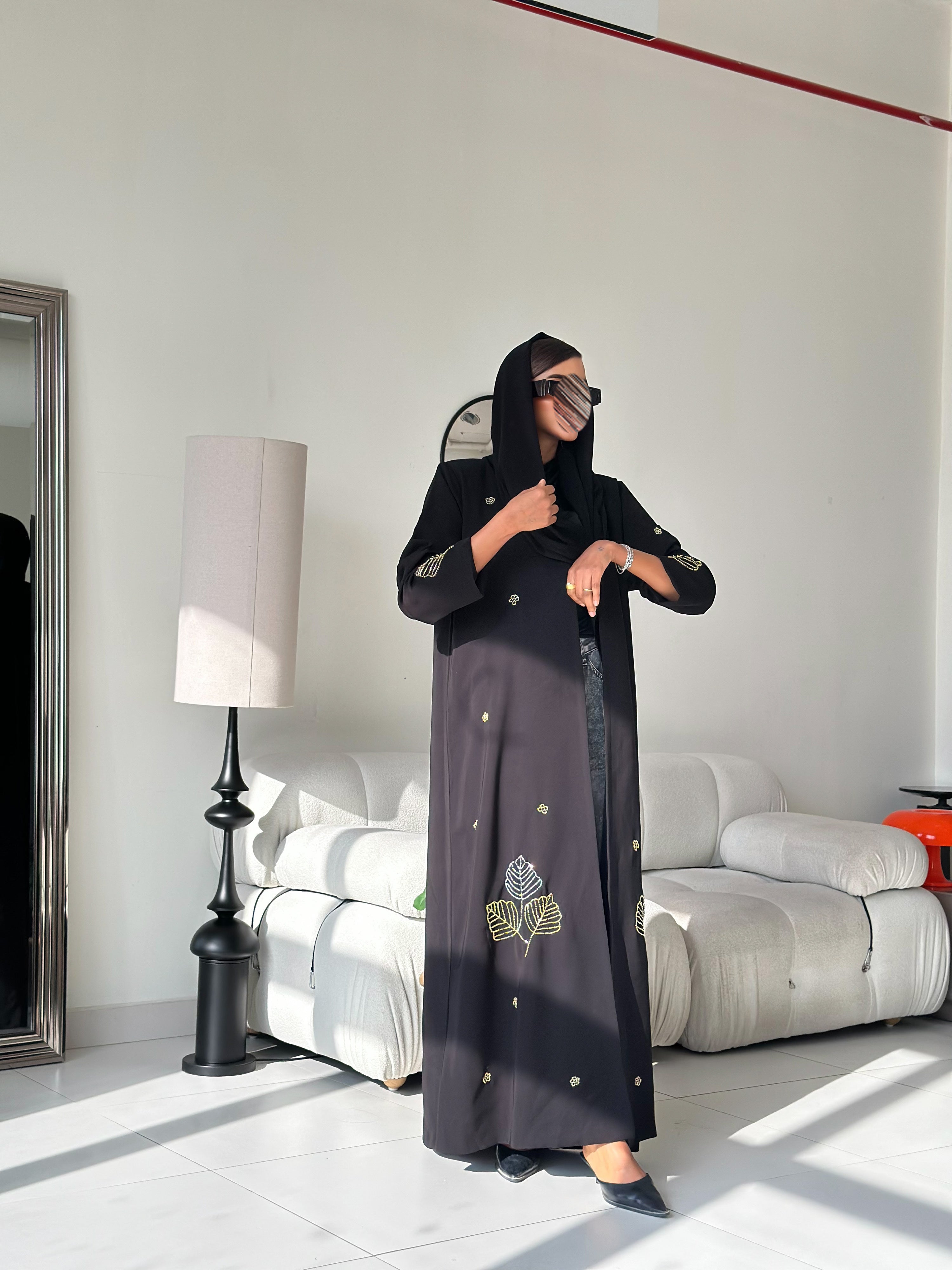 MW1795 - عباية قماش كوبرا شغل يدوي - Aya