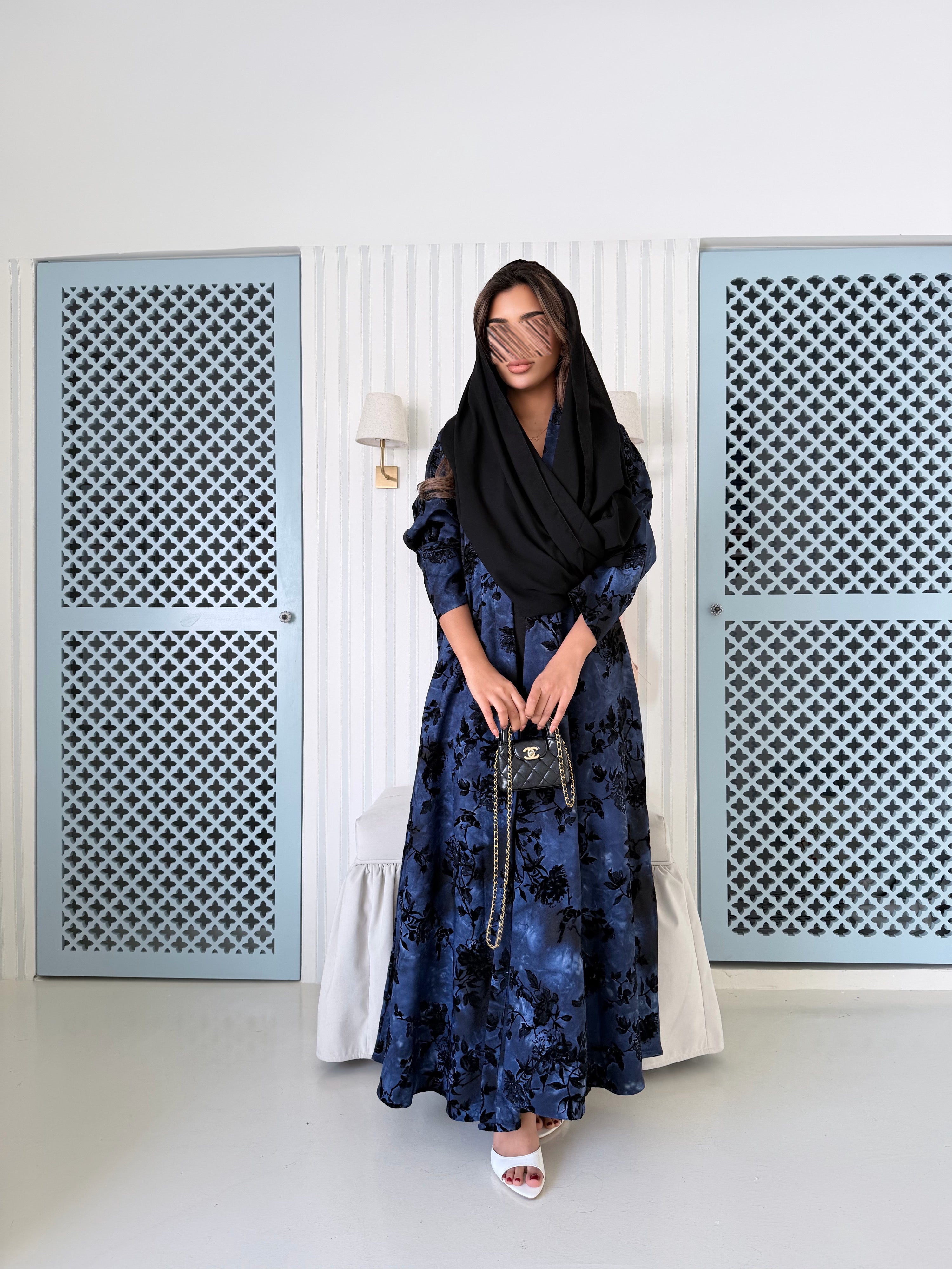 MWT5005 - عبايه كحلي طباعة كريب قصة نص كلوش - Aya