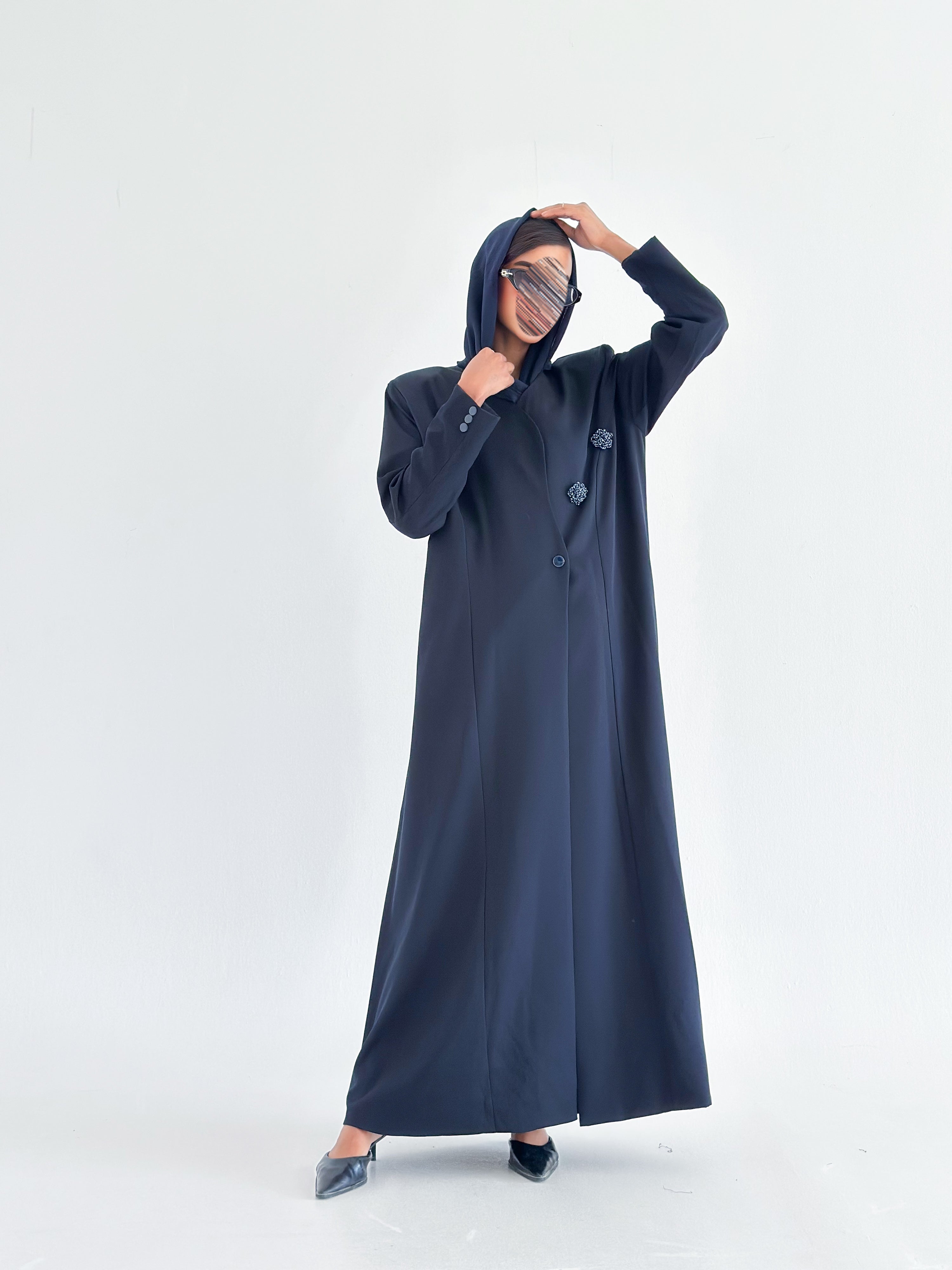 MW645 - Light Crepe Standing with Jacquard Half-Cloche