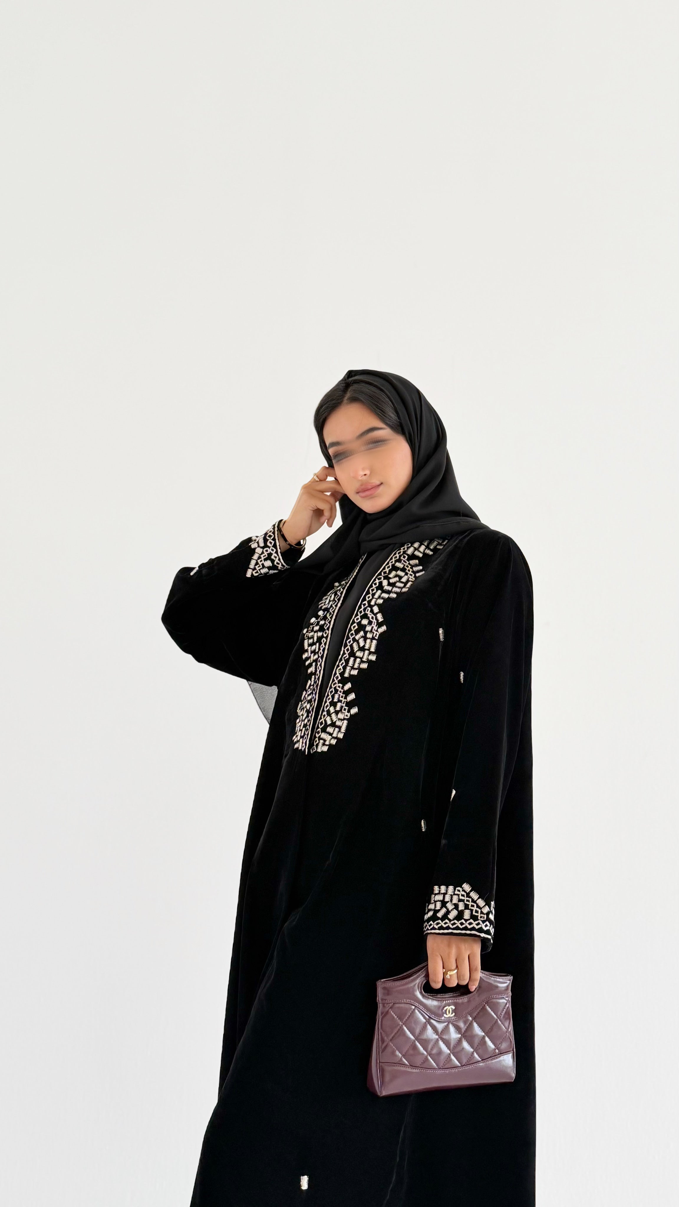 MW645 - Light Crepe Standing with Jacquard Half-Cloche