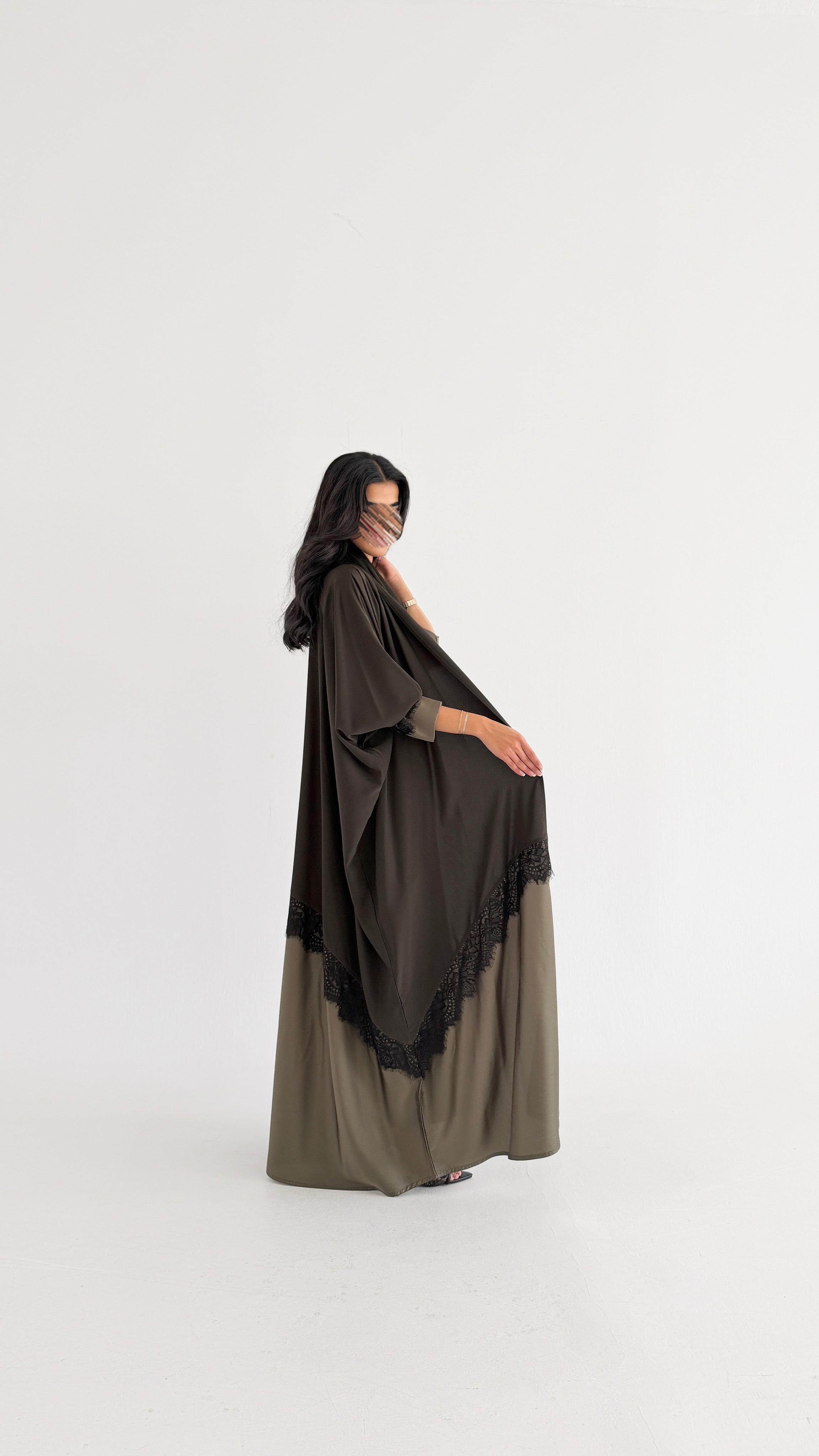 MWT2007 - عباية كريب زيتي مع دانتيل - Aya