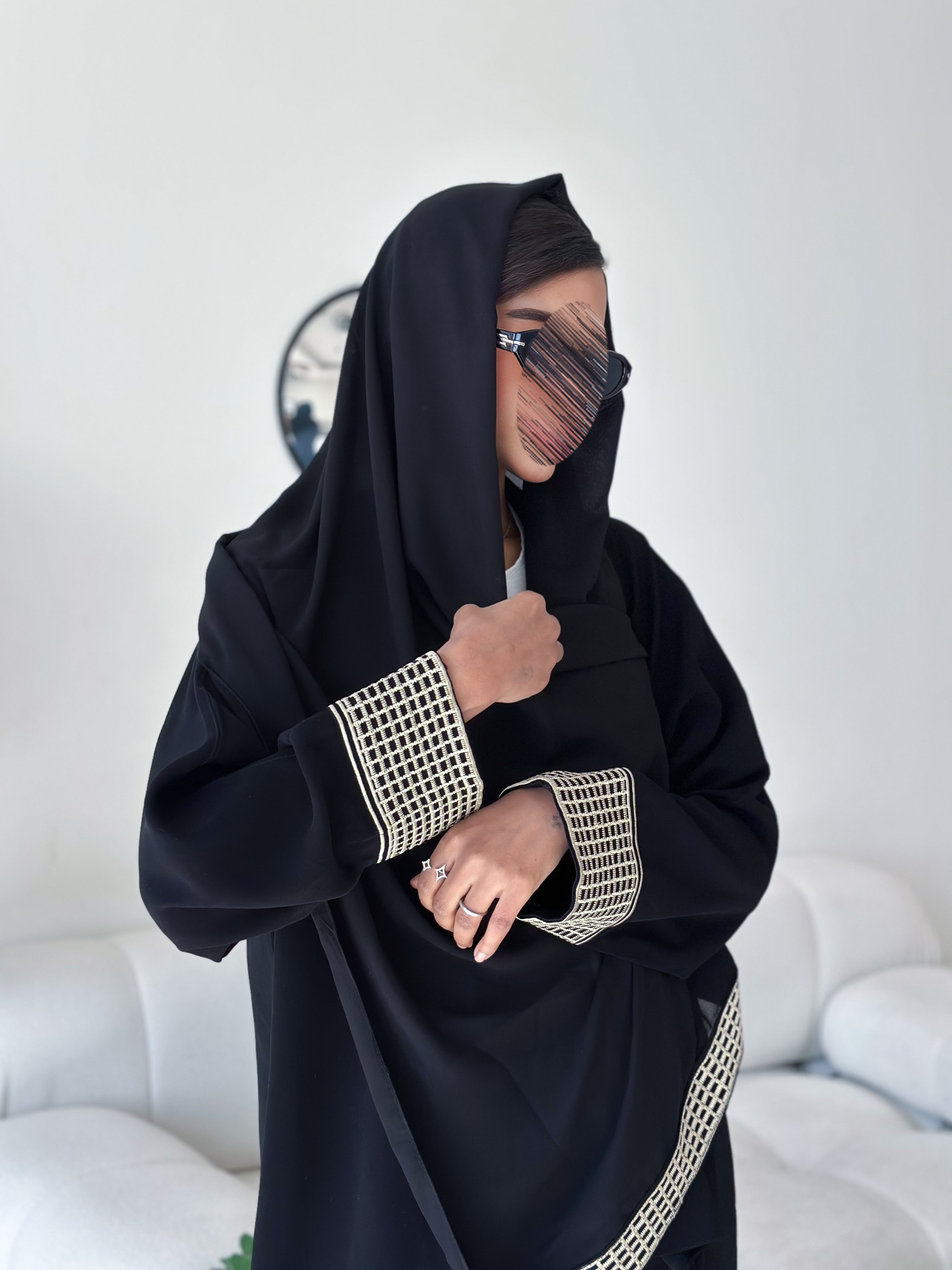 MW645 - Light Crepe Standing with Jacquard Half-Cloche