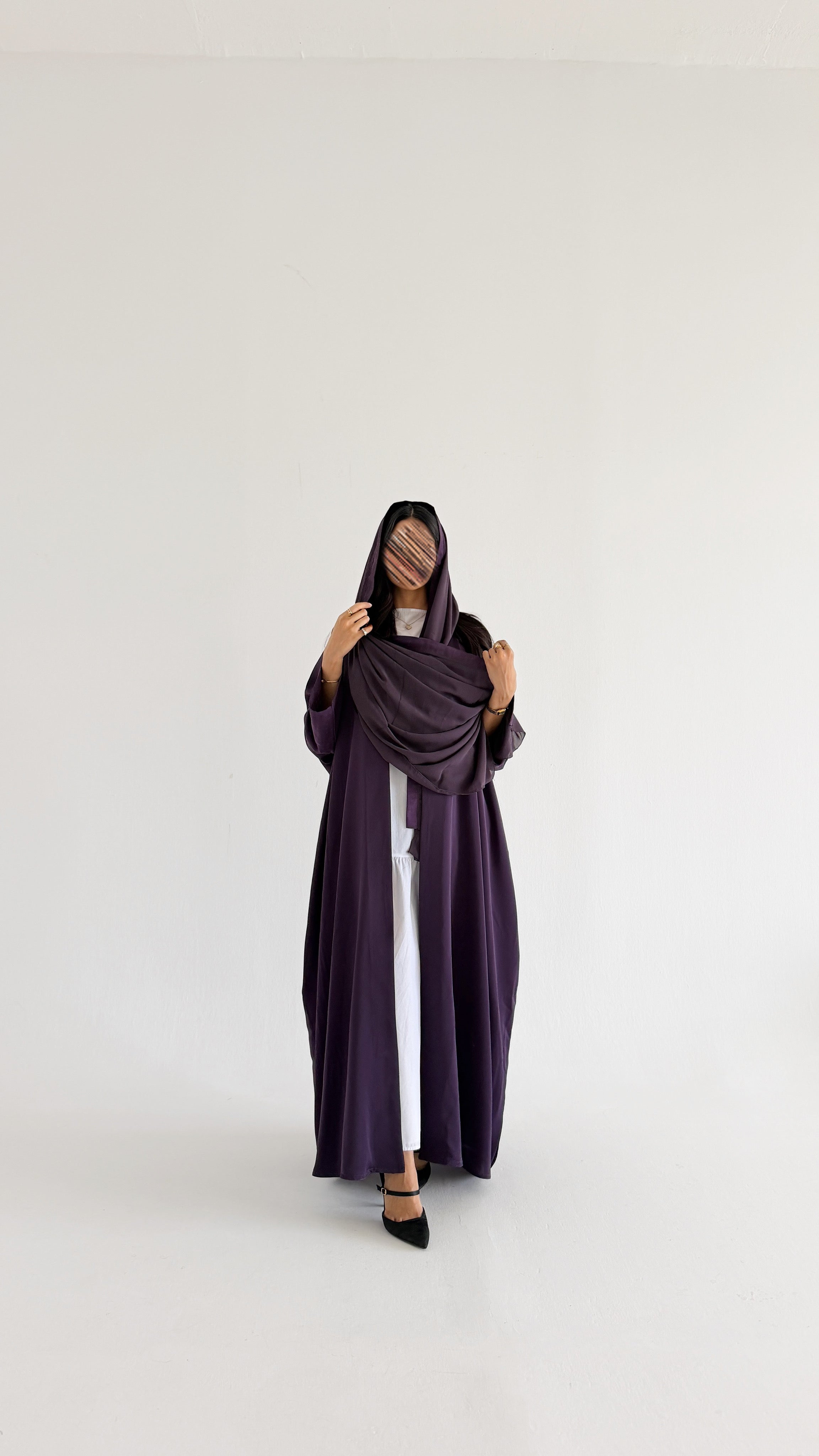 MW2153 - عباية كريب بقصة نص بشت مع اضافه خامتين راقيه - Aya