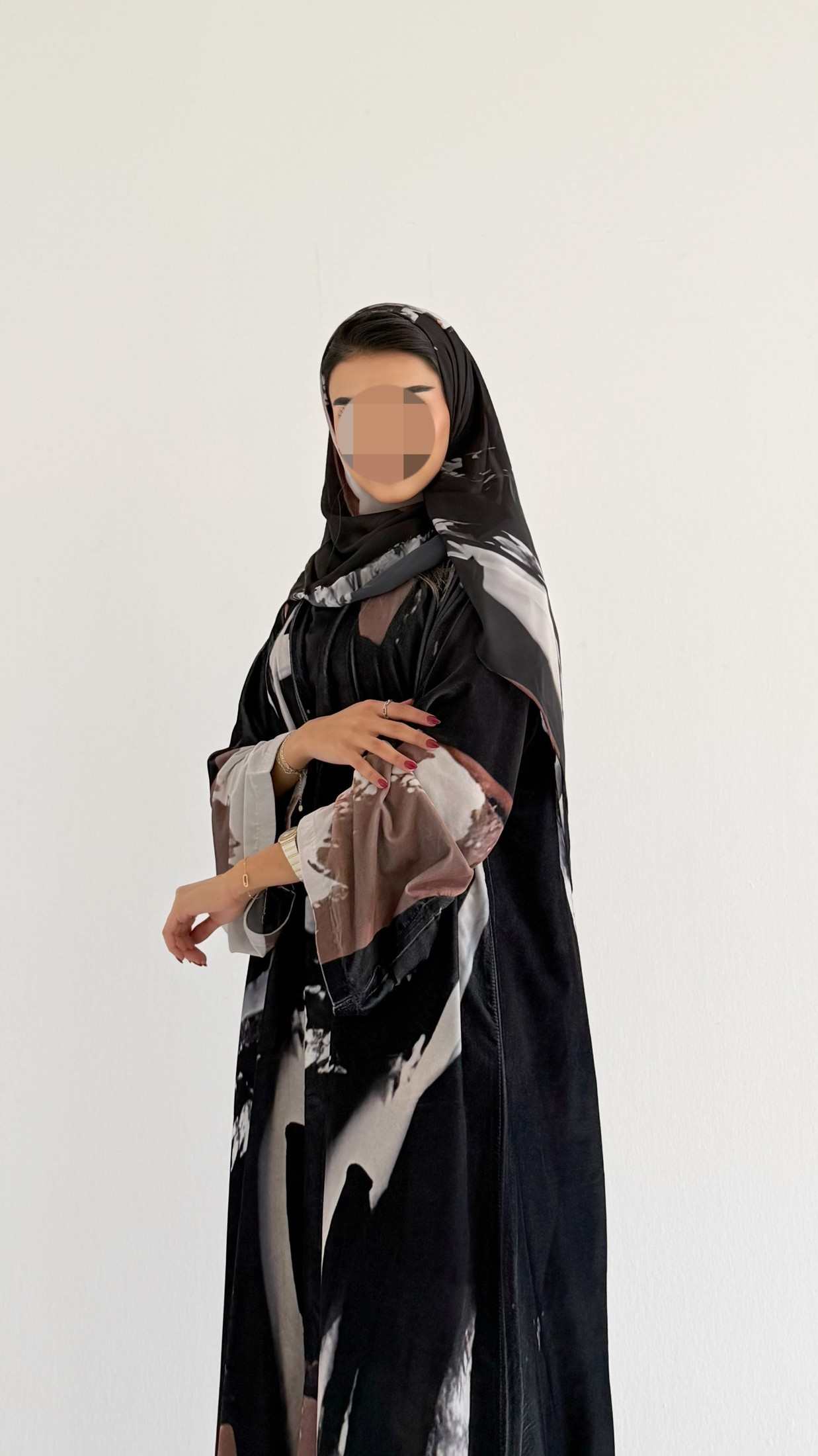 MWT884 - عباية مخمل طباعة - Aya