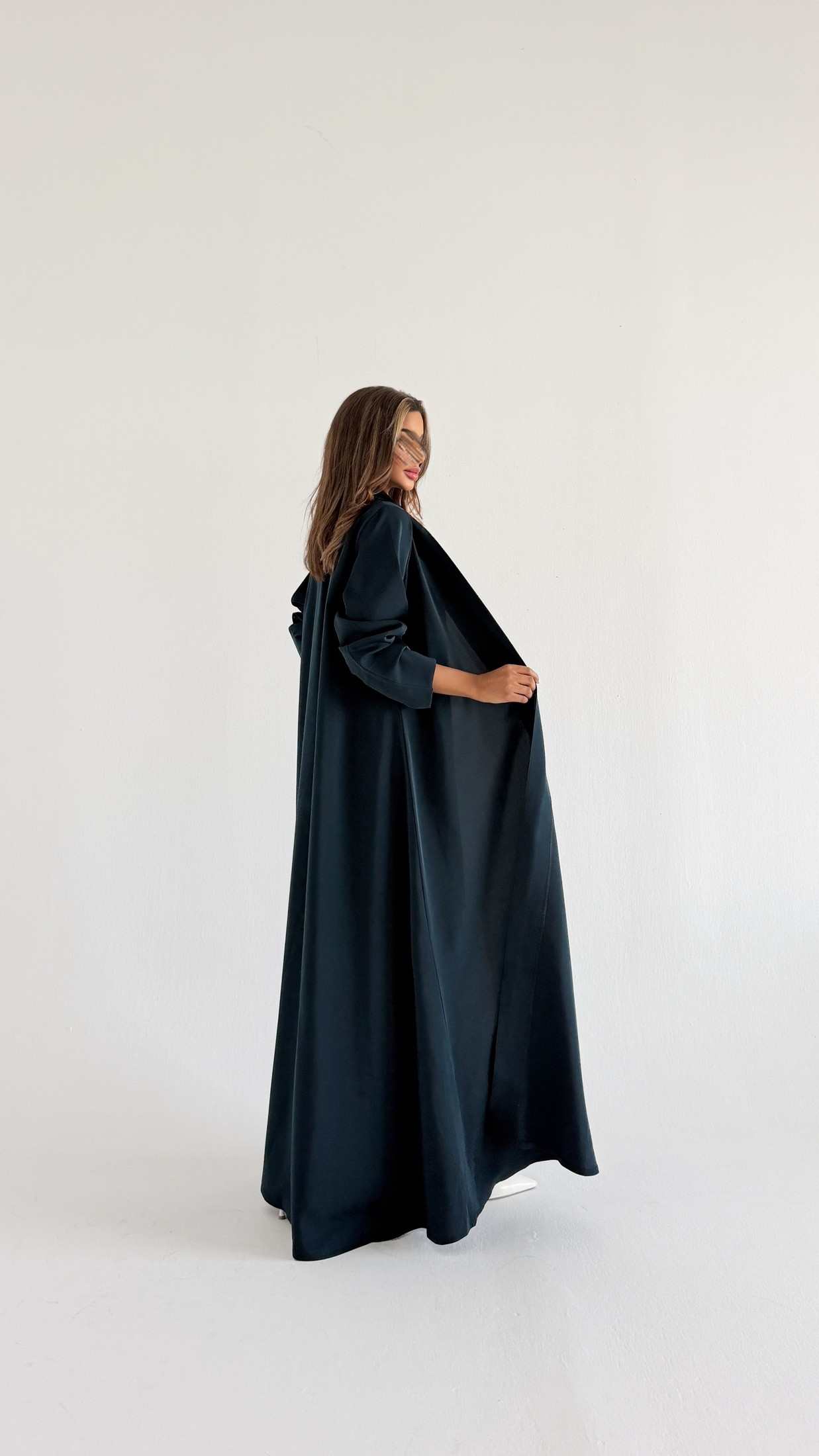 MWT1234 - عبايه ساده مع طرحه لينن - Aya