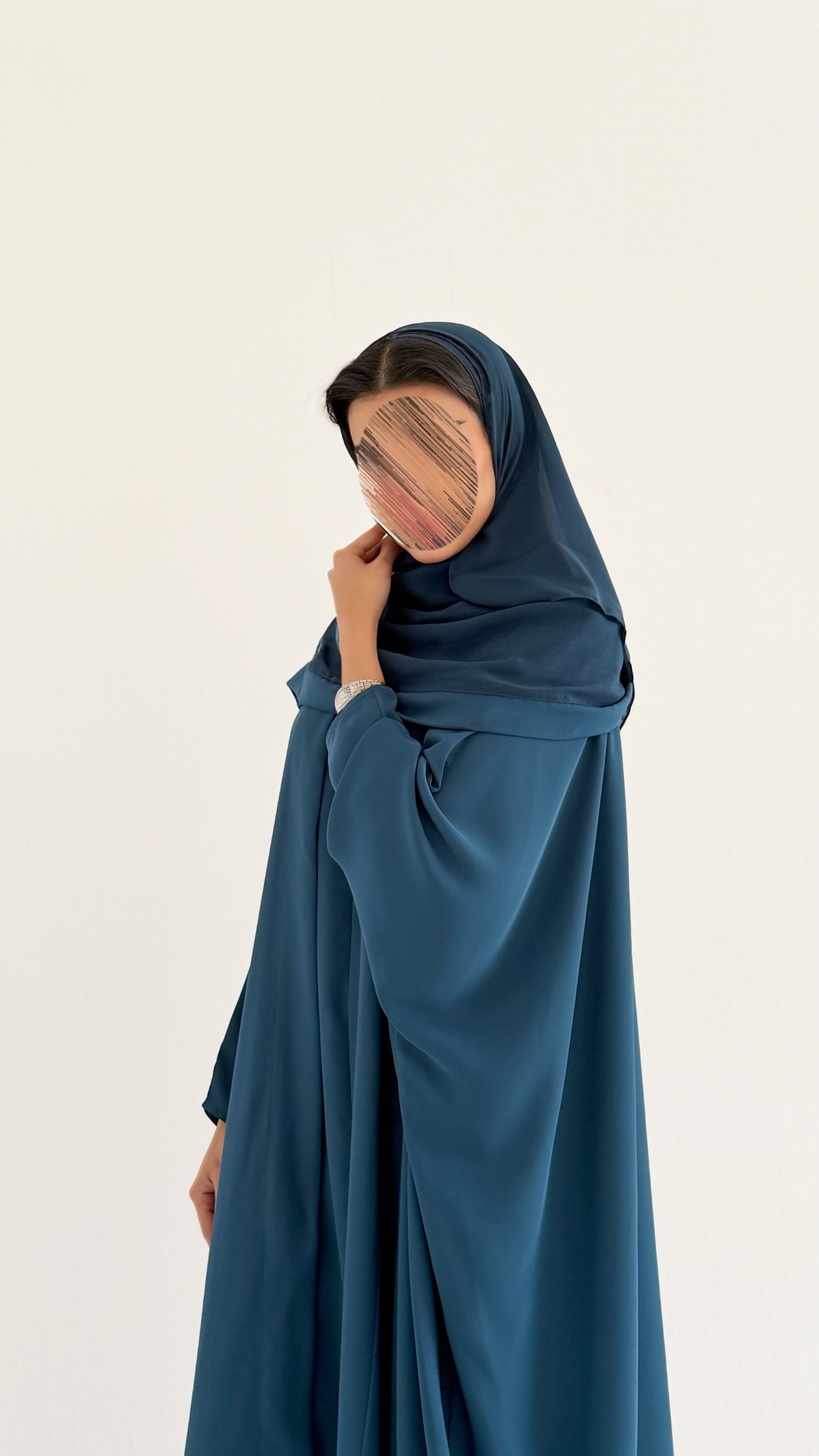 MW2011 - عباية كريب مع فستان كريب - Aya