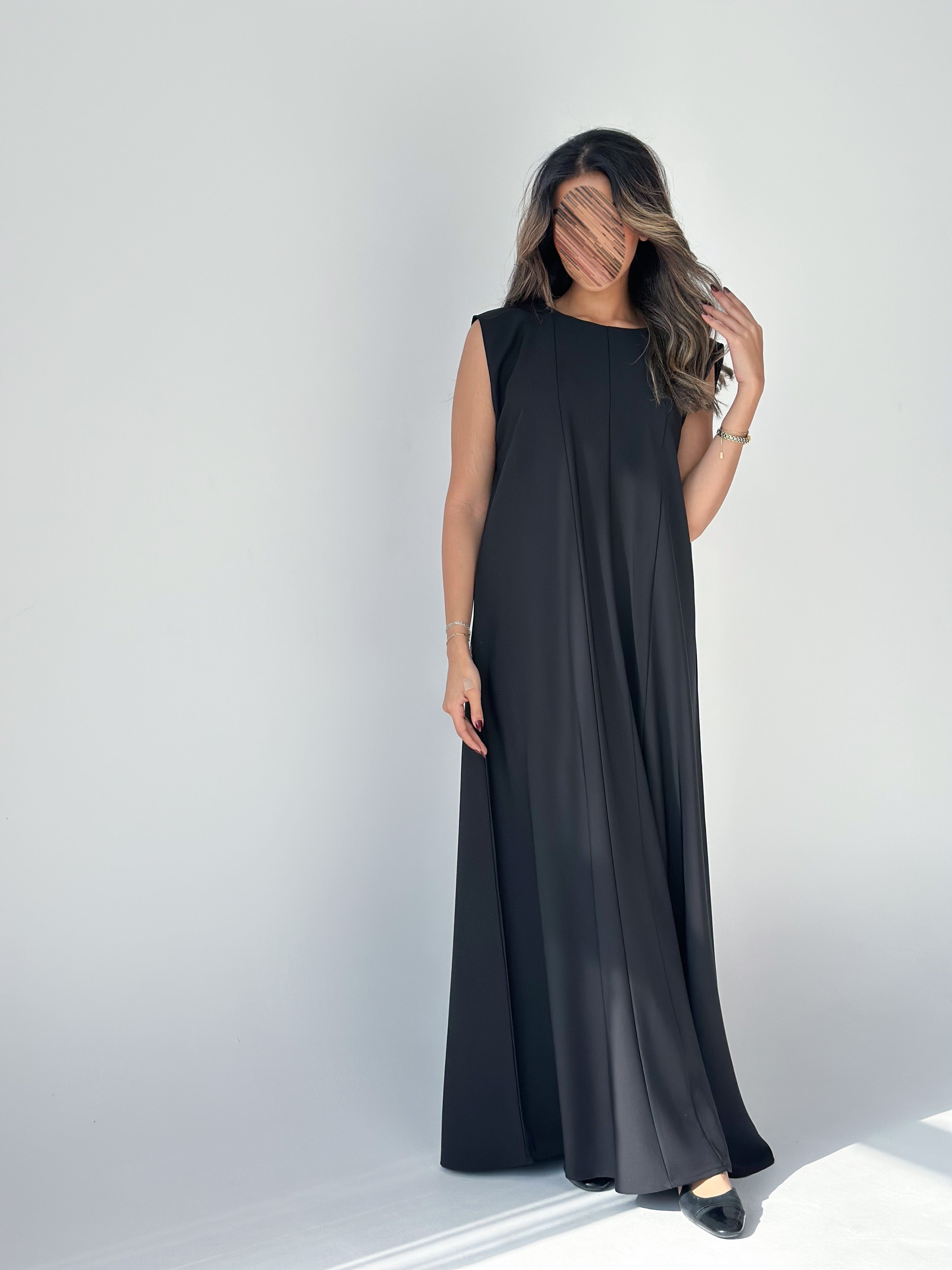 MW1886 - عباية مخمل مع فستان كريب