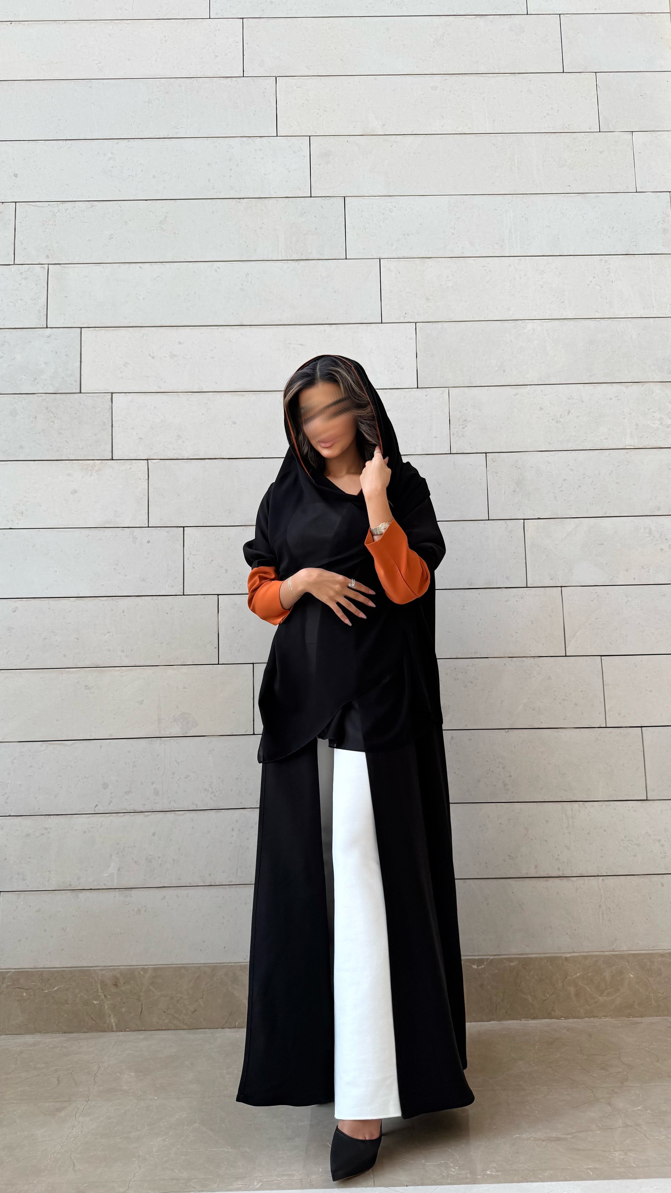 MW1591 -عباية سوداء بتطريز برتقالي | Black Abaya with Orange Embroidery