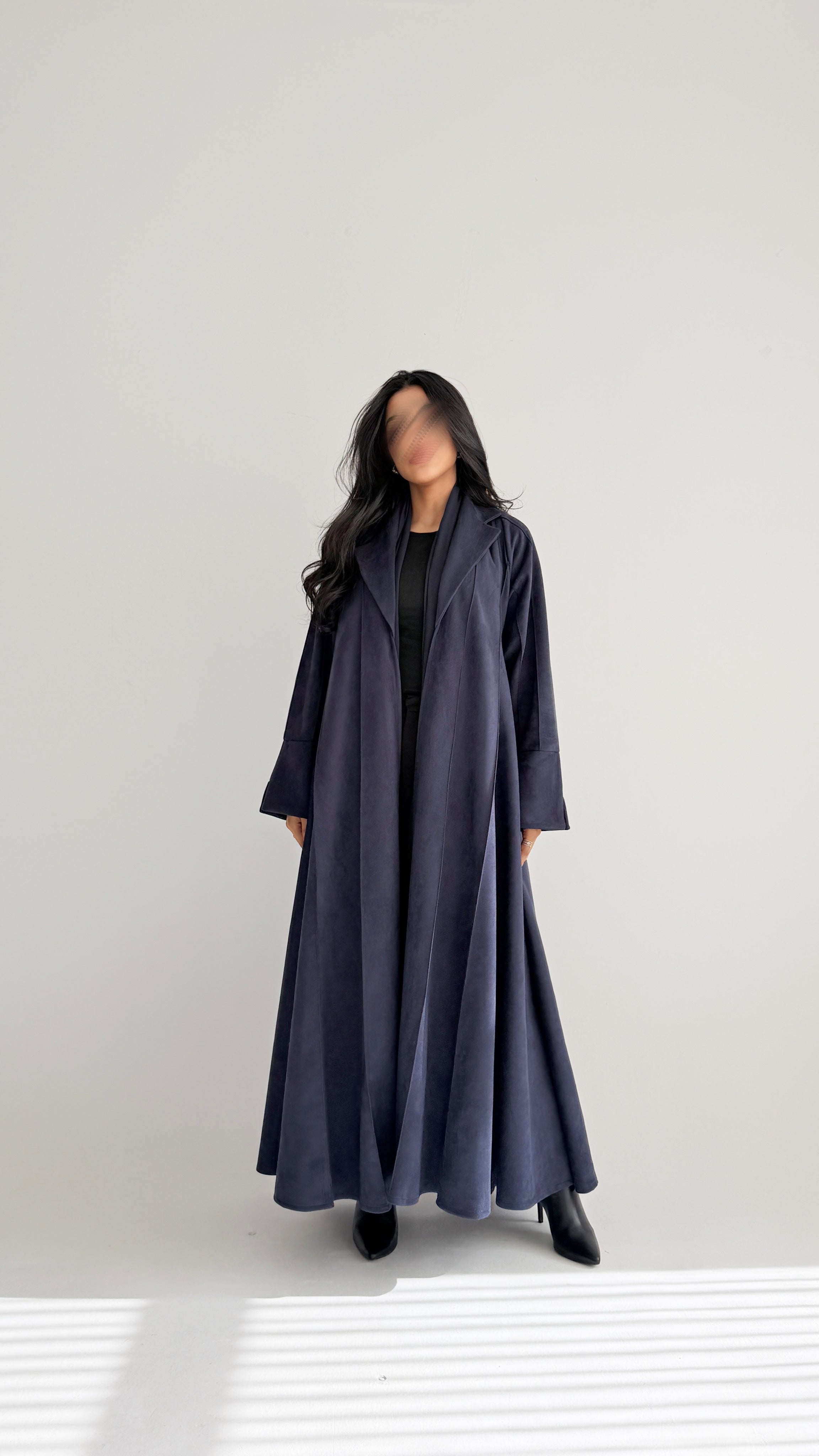 MW645 - Light Crepe Standing with Jacquard Half-Cloche