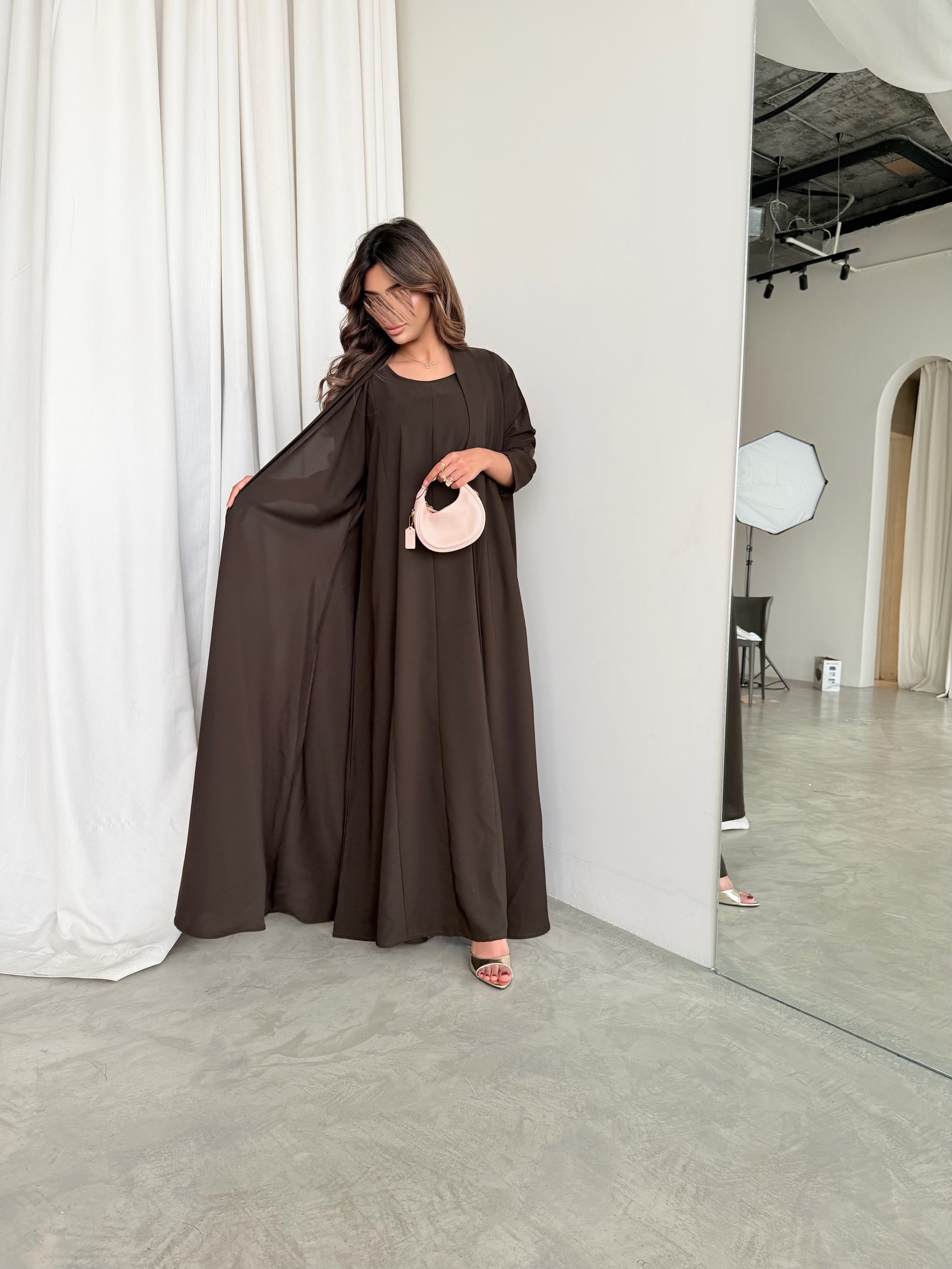 MWT794 - عباية بني كريب سادة مع فستان - Aya