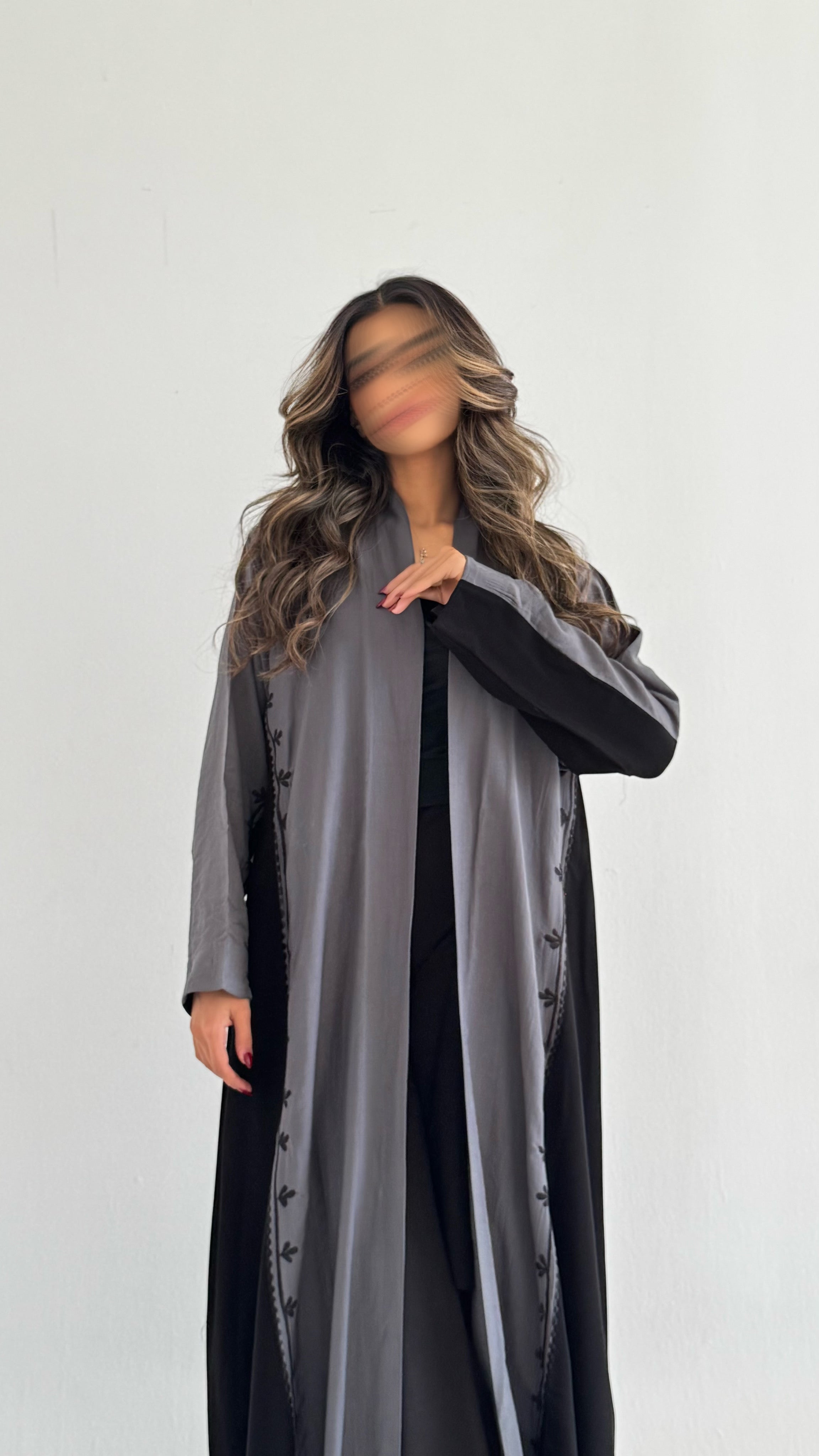 MW1736 - عباية لنن مكسر تطريز يدوي - Aya