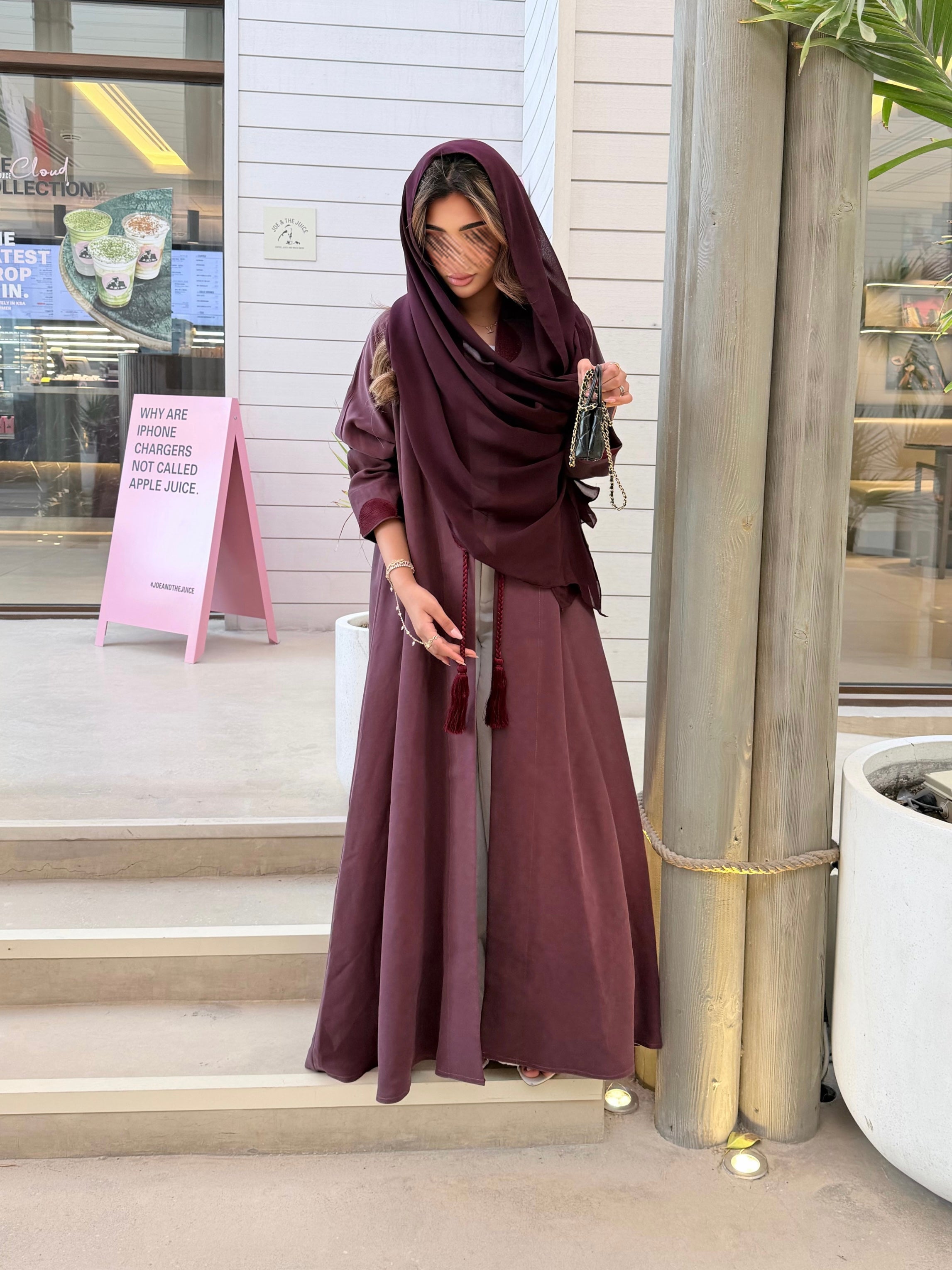 MWT1078 - عباية بتطريز بالامام