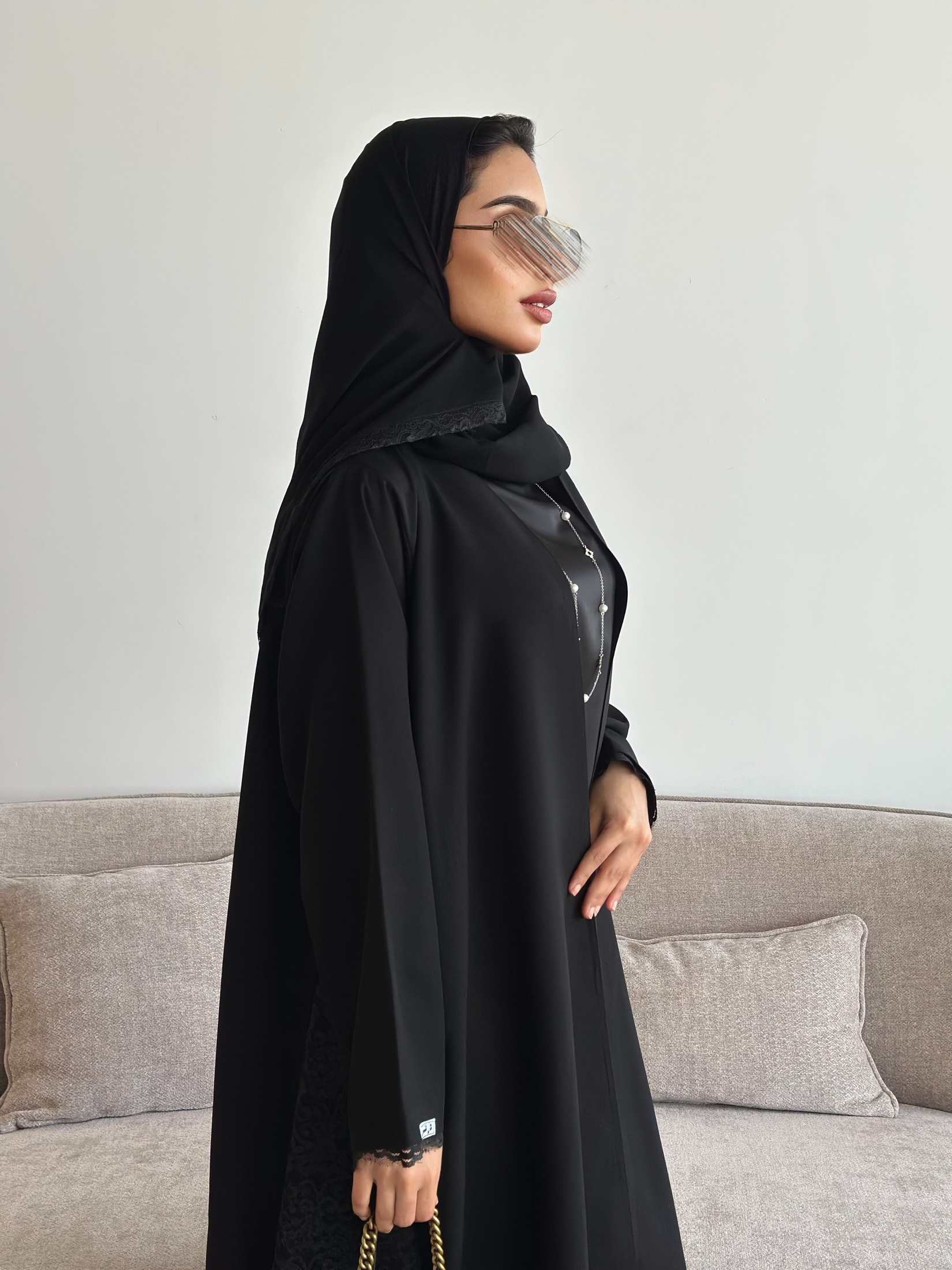 MWT4305 - عباية ليمار سوداء بدانتيل كلوش كامل - Aya