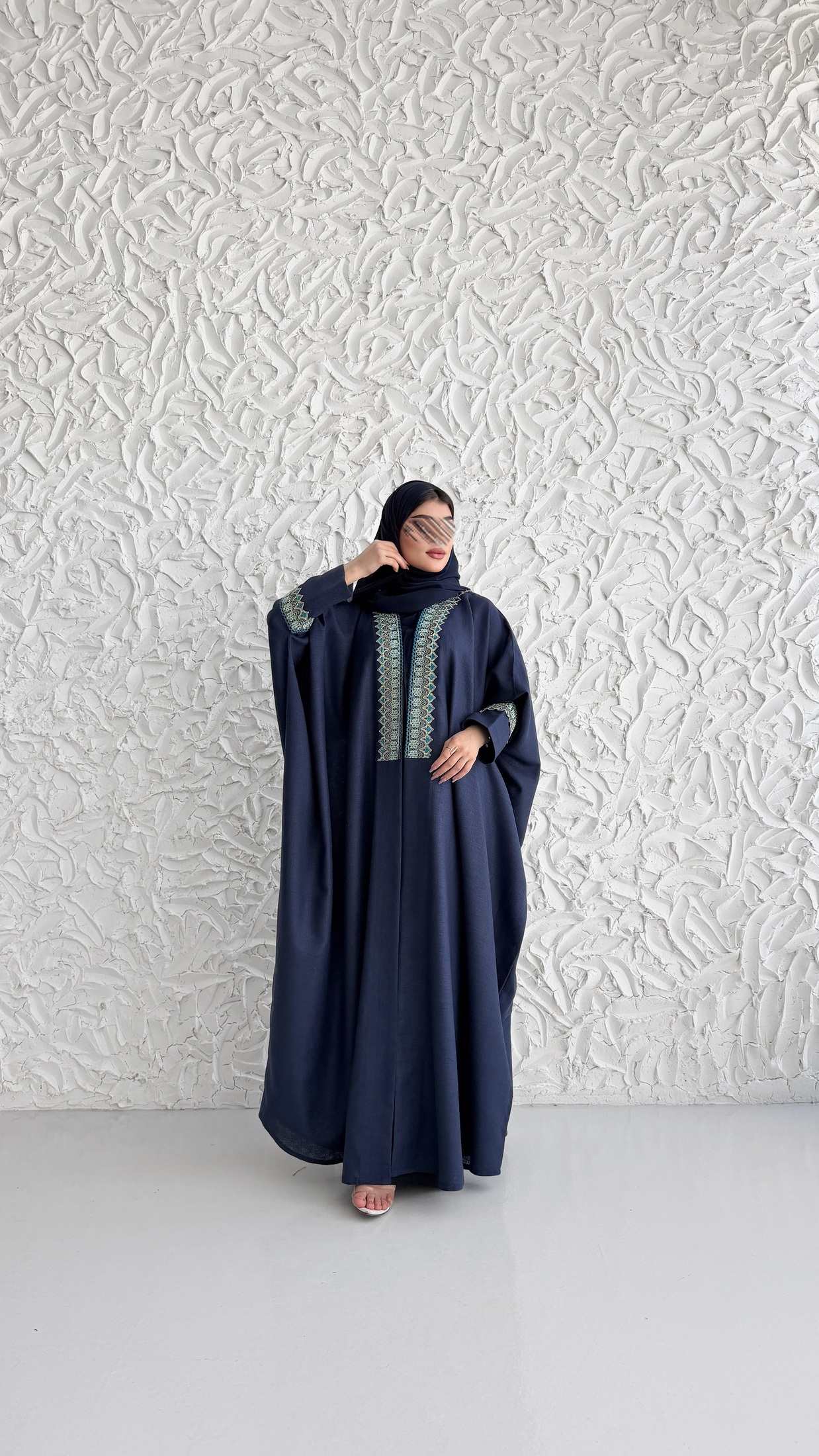 MWT5033 - عباية لينن كحلي مع كلفة تطريز قصة نص بشت - Aya