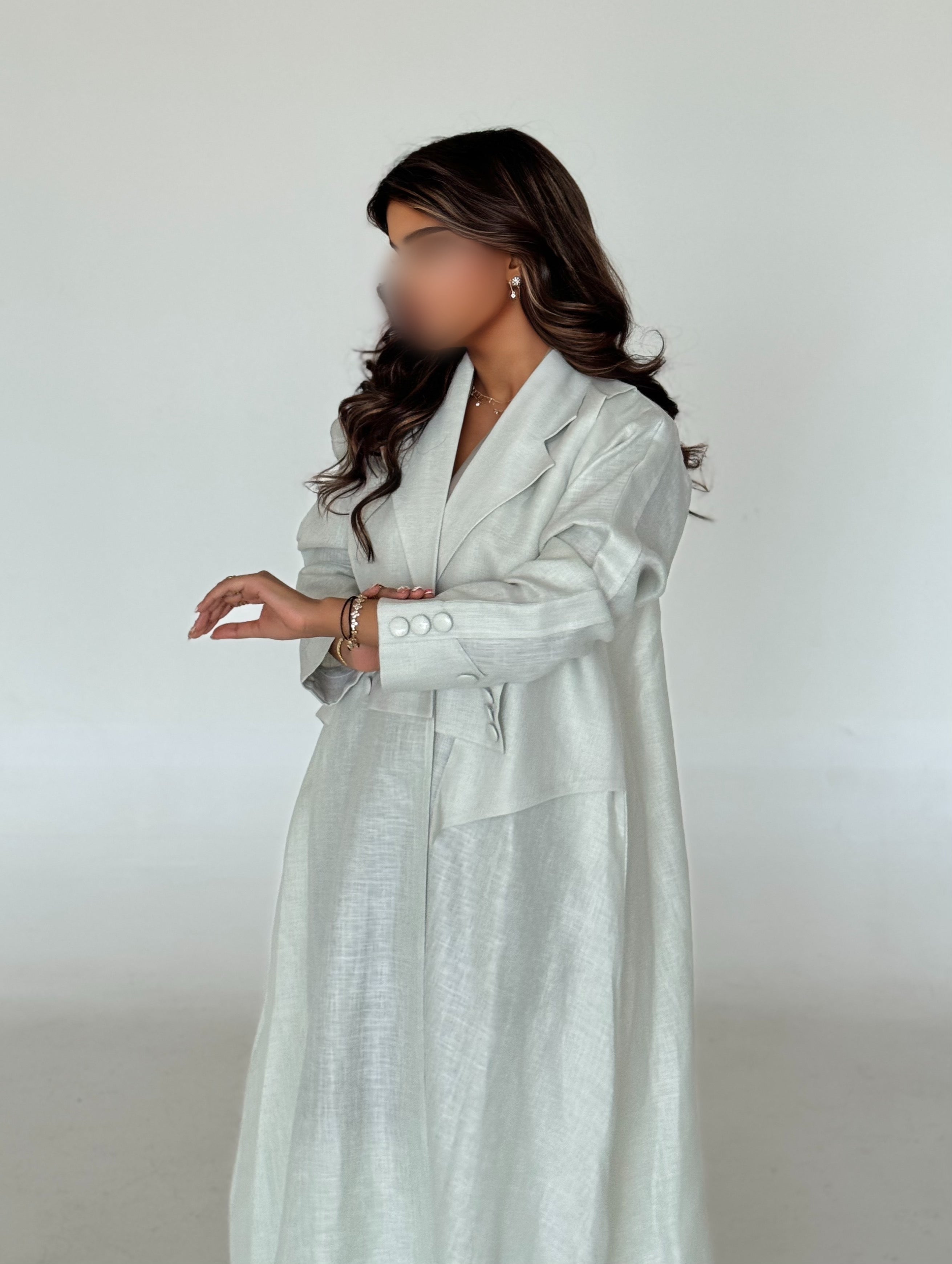 MW645 - Light Crepe Standing with Jacquard Half-Cloche