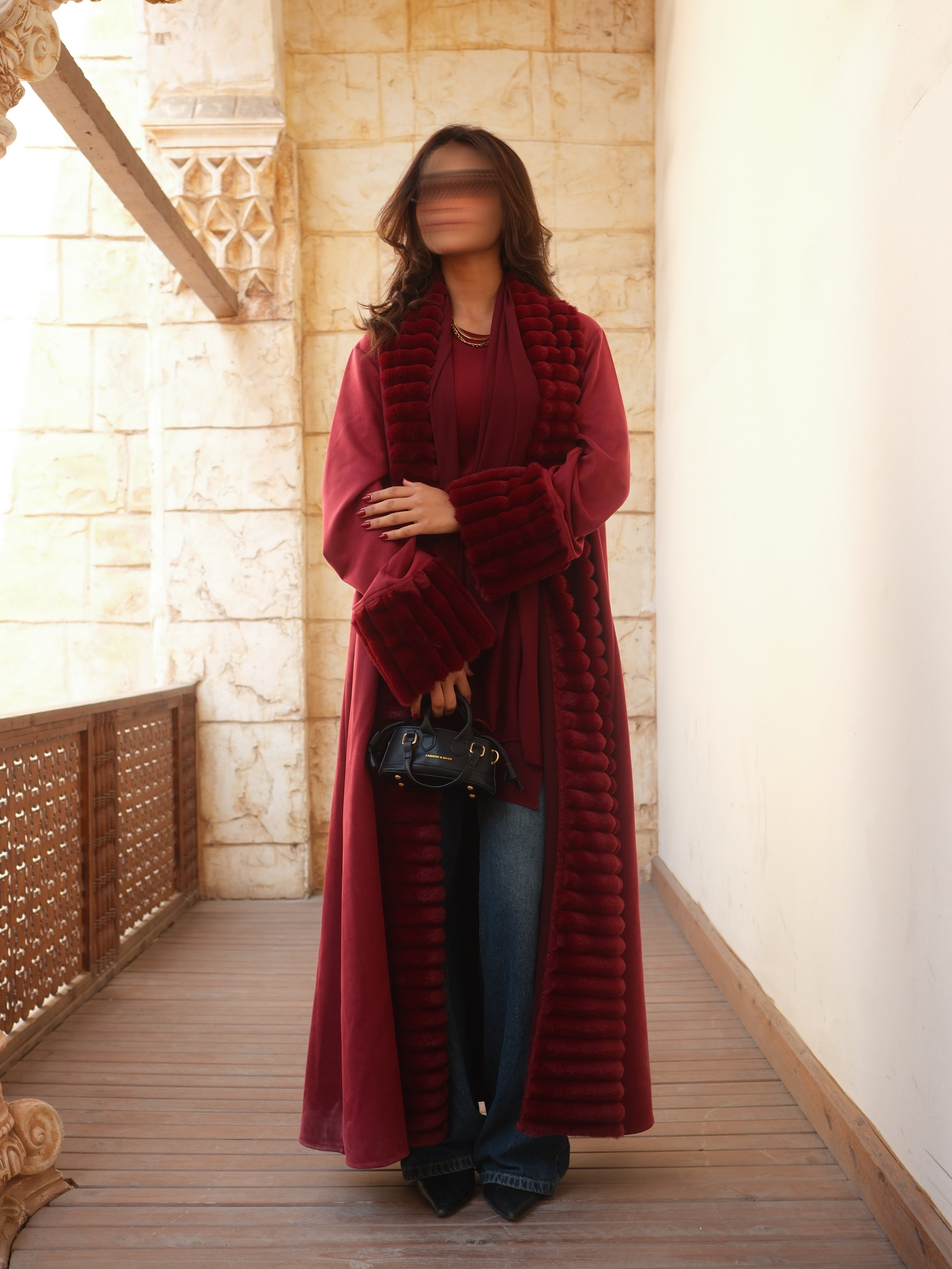 MW1805 - عباية شامواه مع تدخيلة فرو