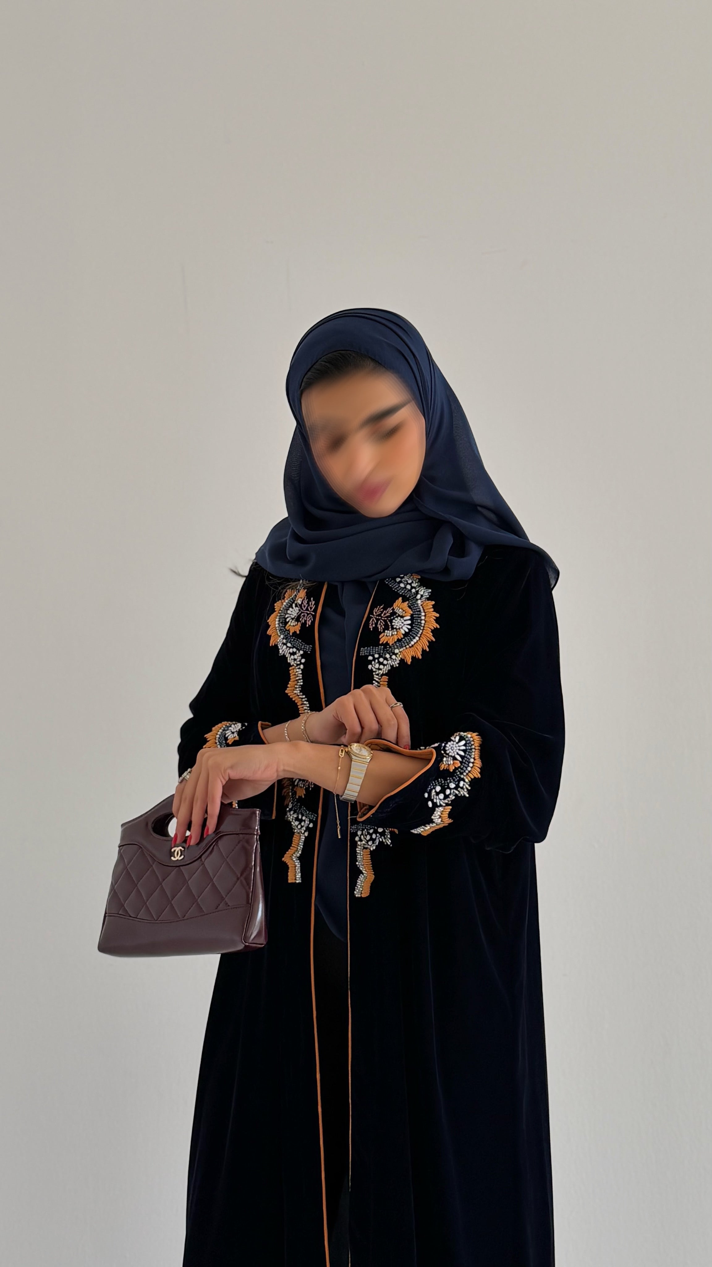 MW645 - Light Crepe Standing with Jacquard Half-Cloche