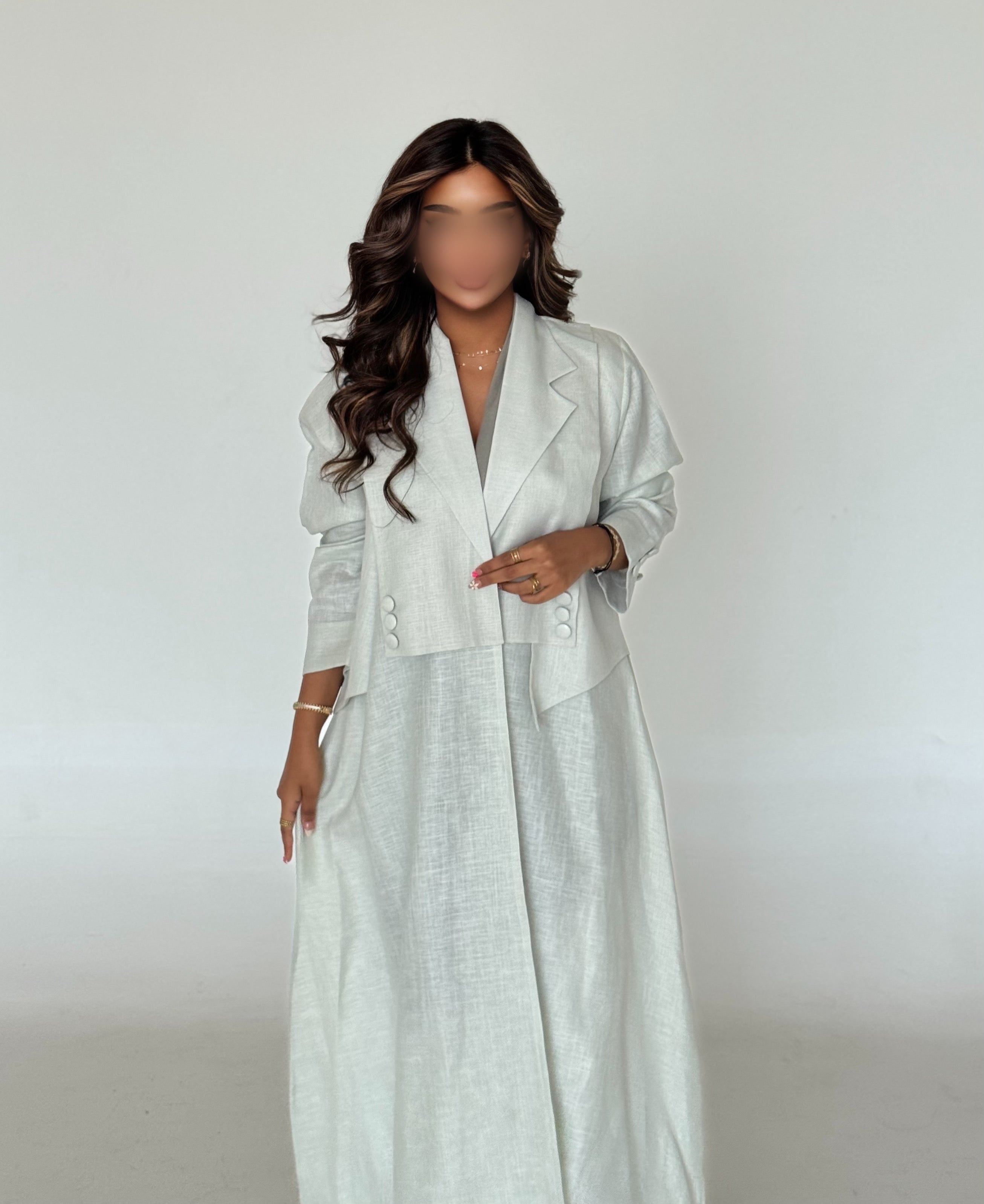 MW645 - Light Crepe Standing with Jacquard Half-Cloche