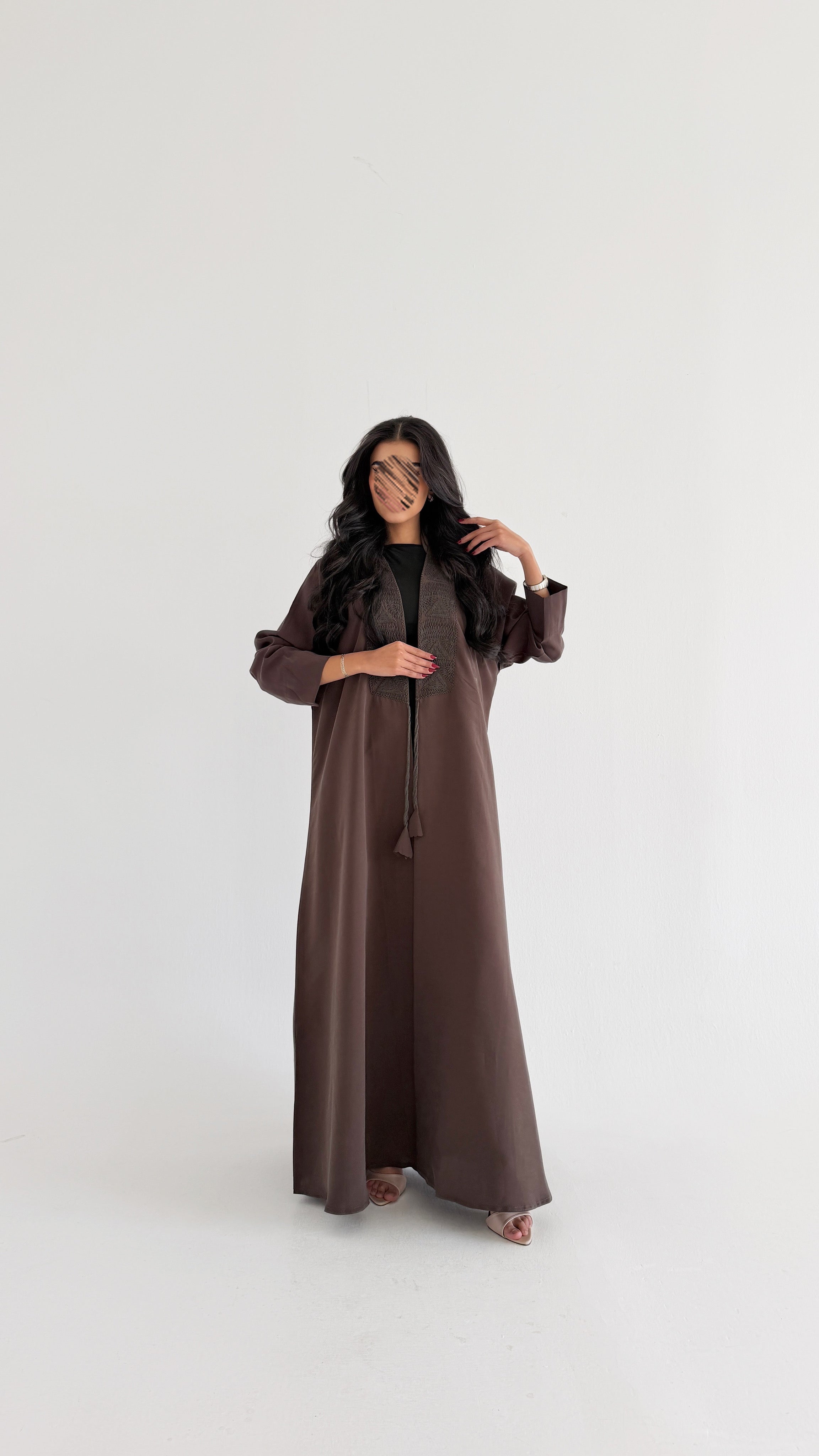 MWT1079 - عباية بتطريز بالامام - Aya