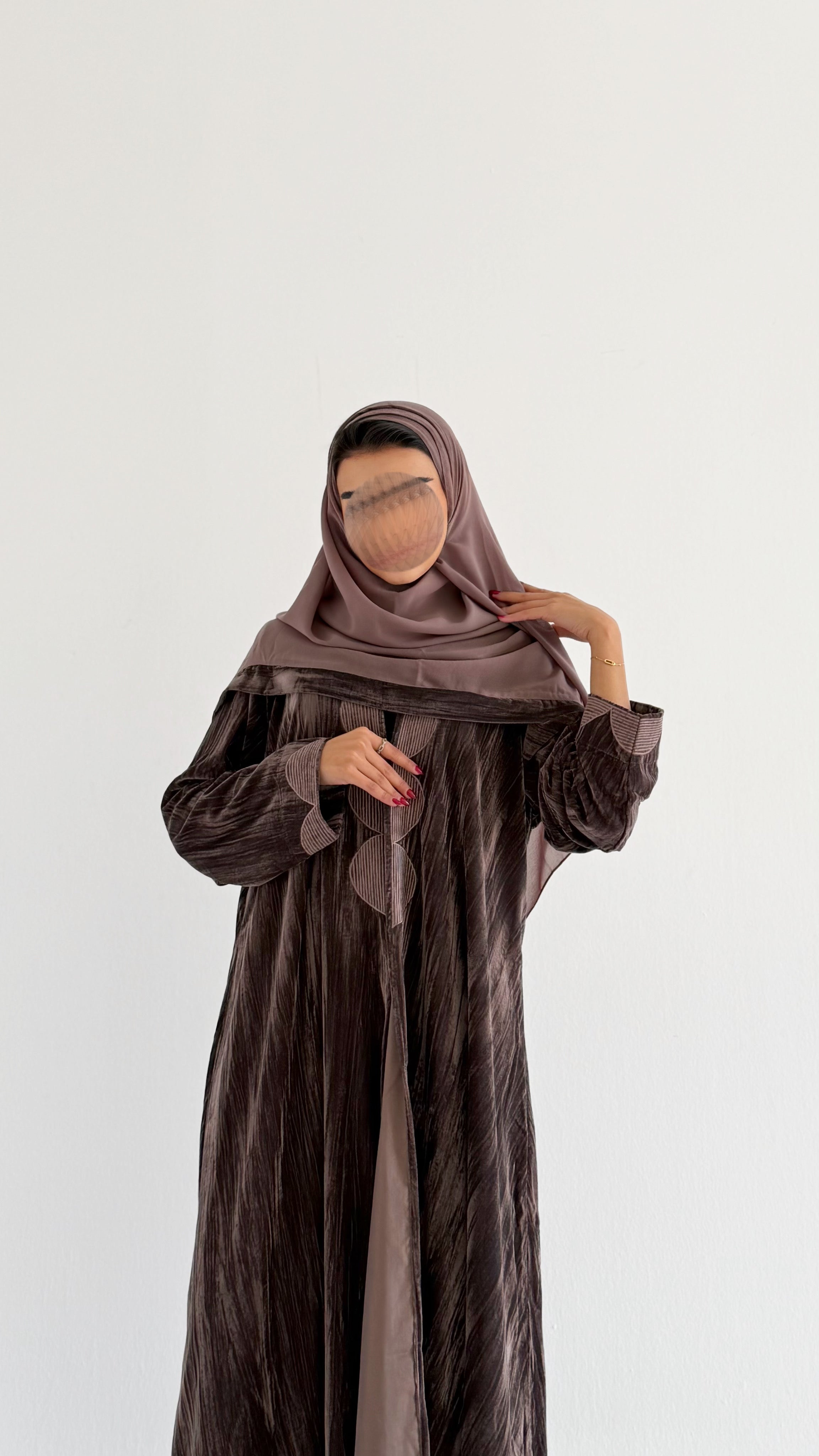 MW645 - Light Crepe Standing with Jacquard Half-Cloche