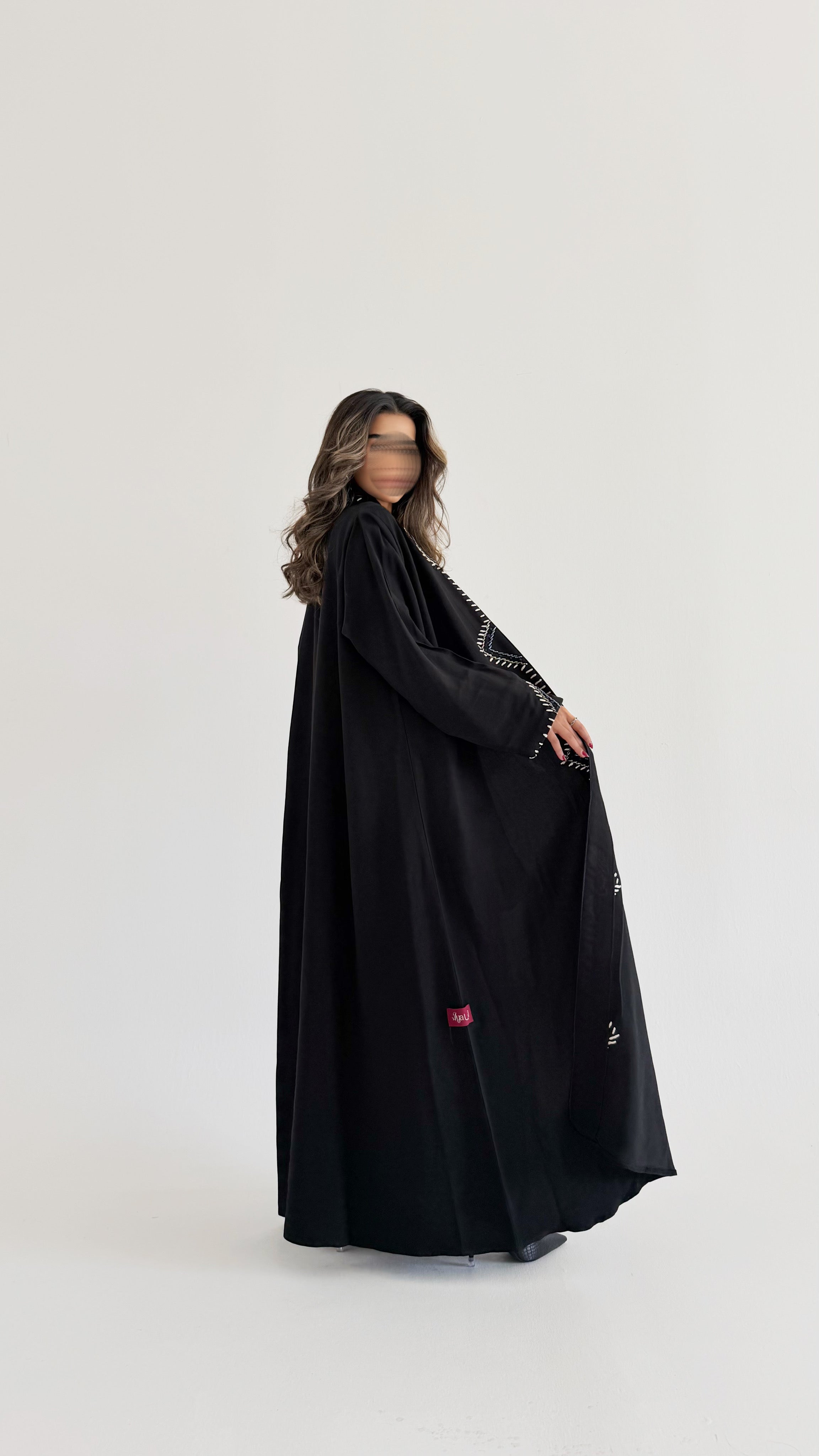 MWT347 - عباية اسود تطريز شك اطراف كحلي - Aya