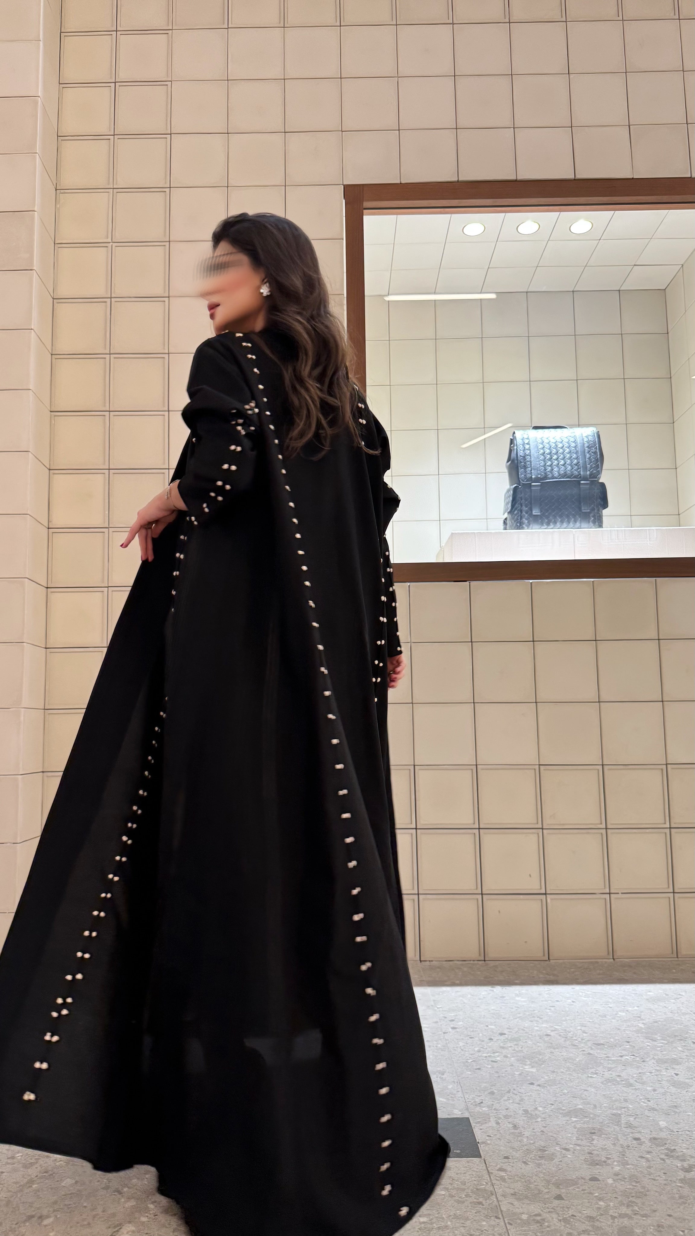 MW1266 - عباية سوداء بتطريز يدوي ابيض - Aya