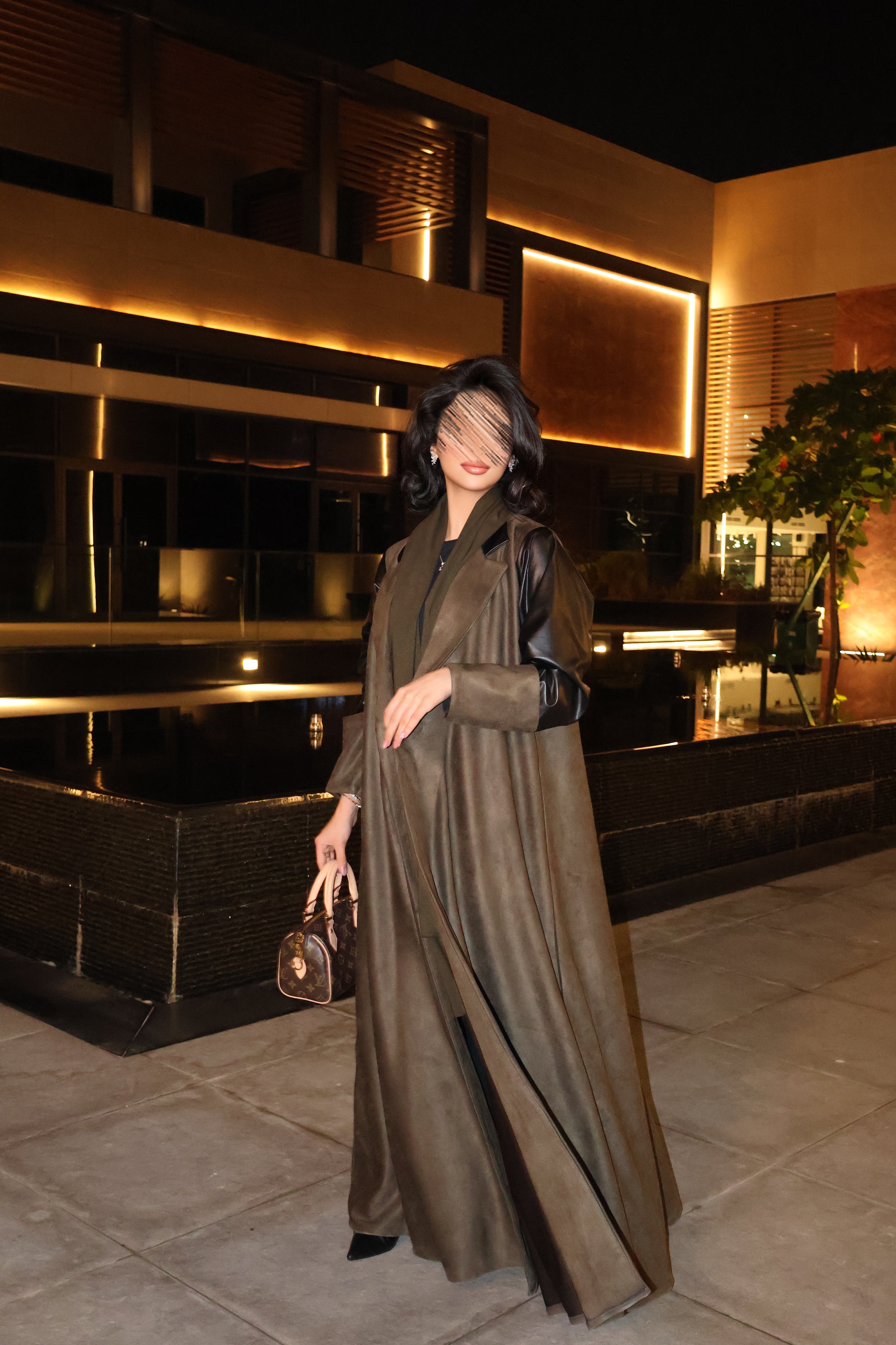 MWT670 - عباية شامواه مع تدخيلة جلد - Aya