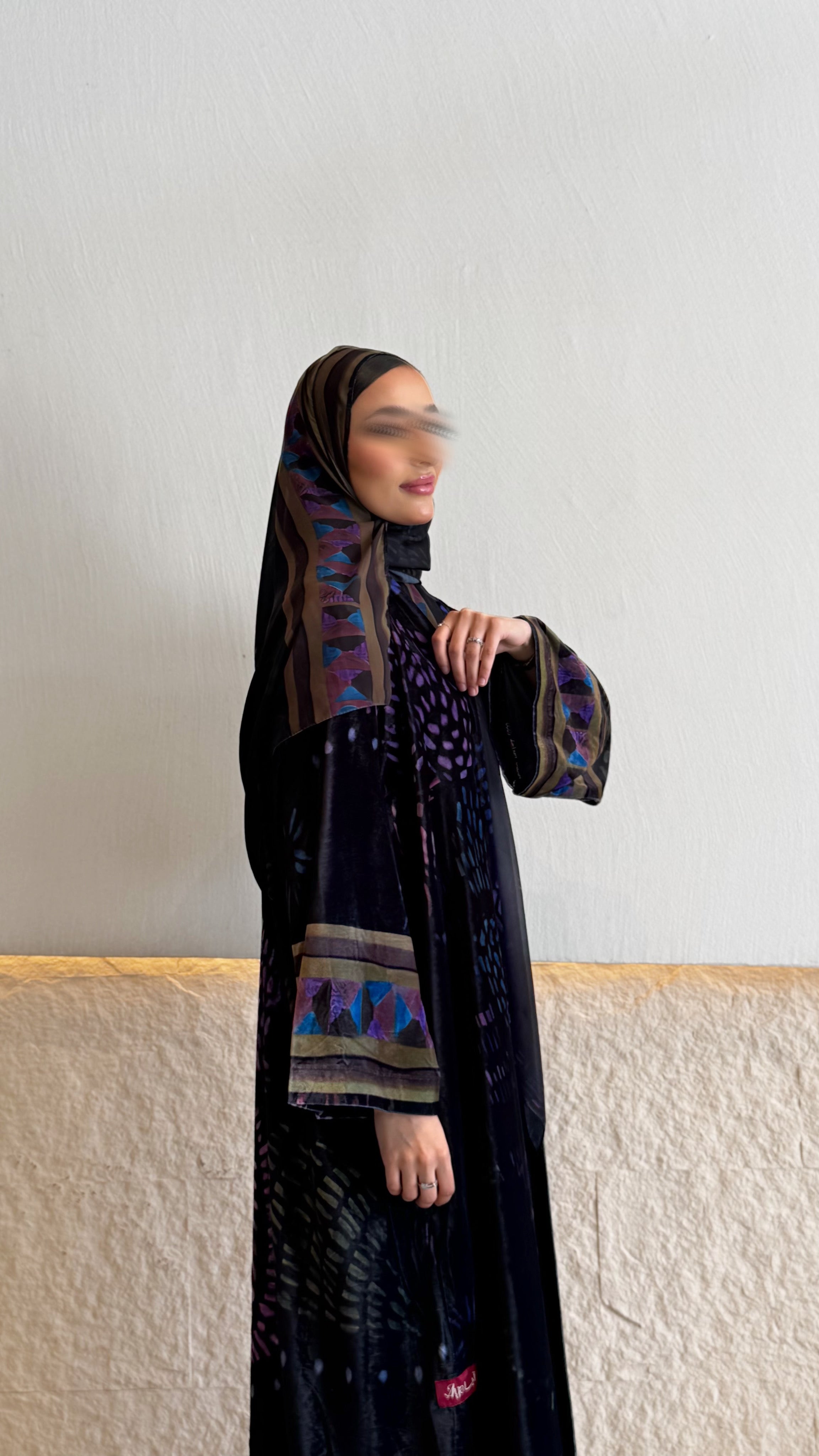 MWT634 - عباية مخمل طباعة