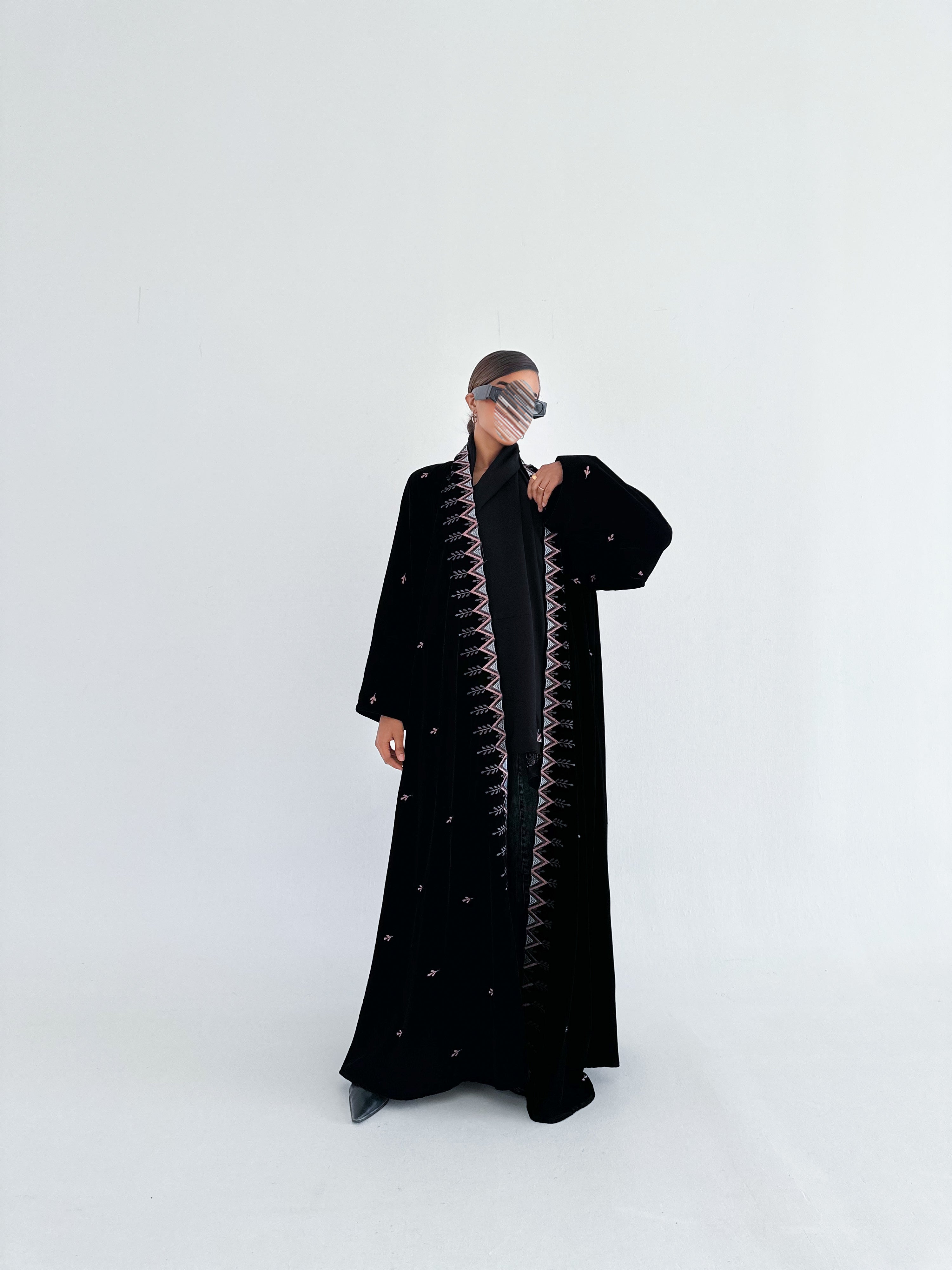 MW645 - Light Crepe Standing with Jacquard Half-Cloche